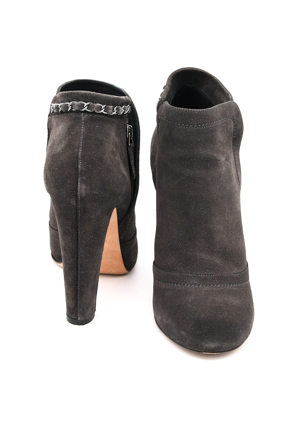 Thumbnail of http://Chanel%20Stiefelette%20mit%20Kettendetail%20in%20Dunkelgrau