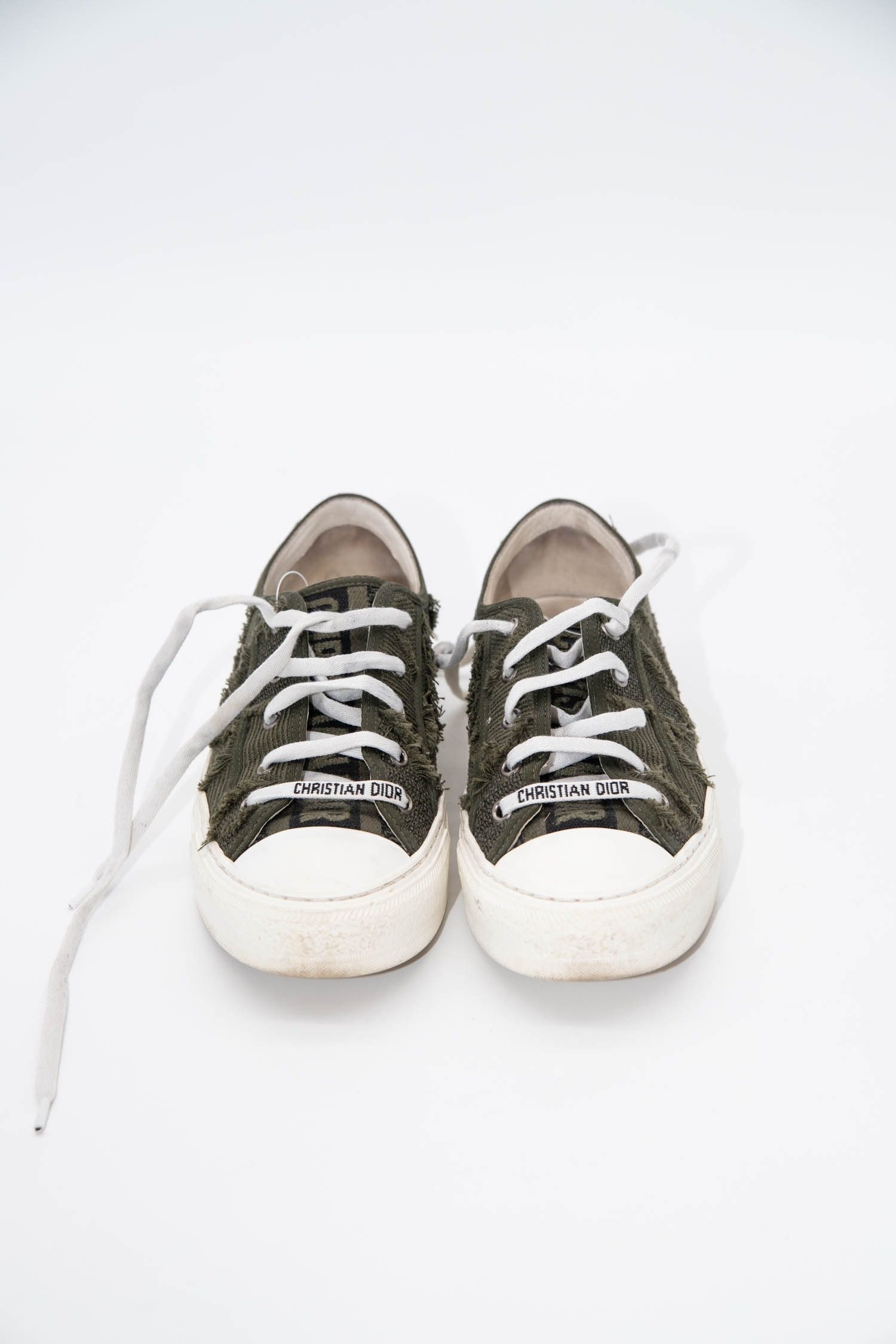 Thumbnail of http://Dior%20Sneaker%20aus%20Stoff%20in%20grün