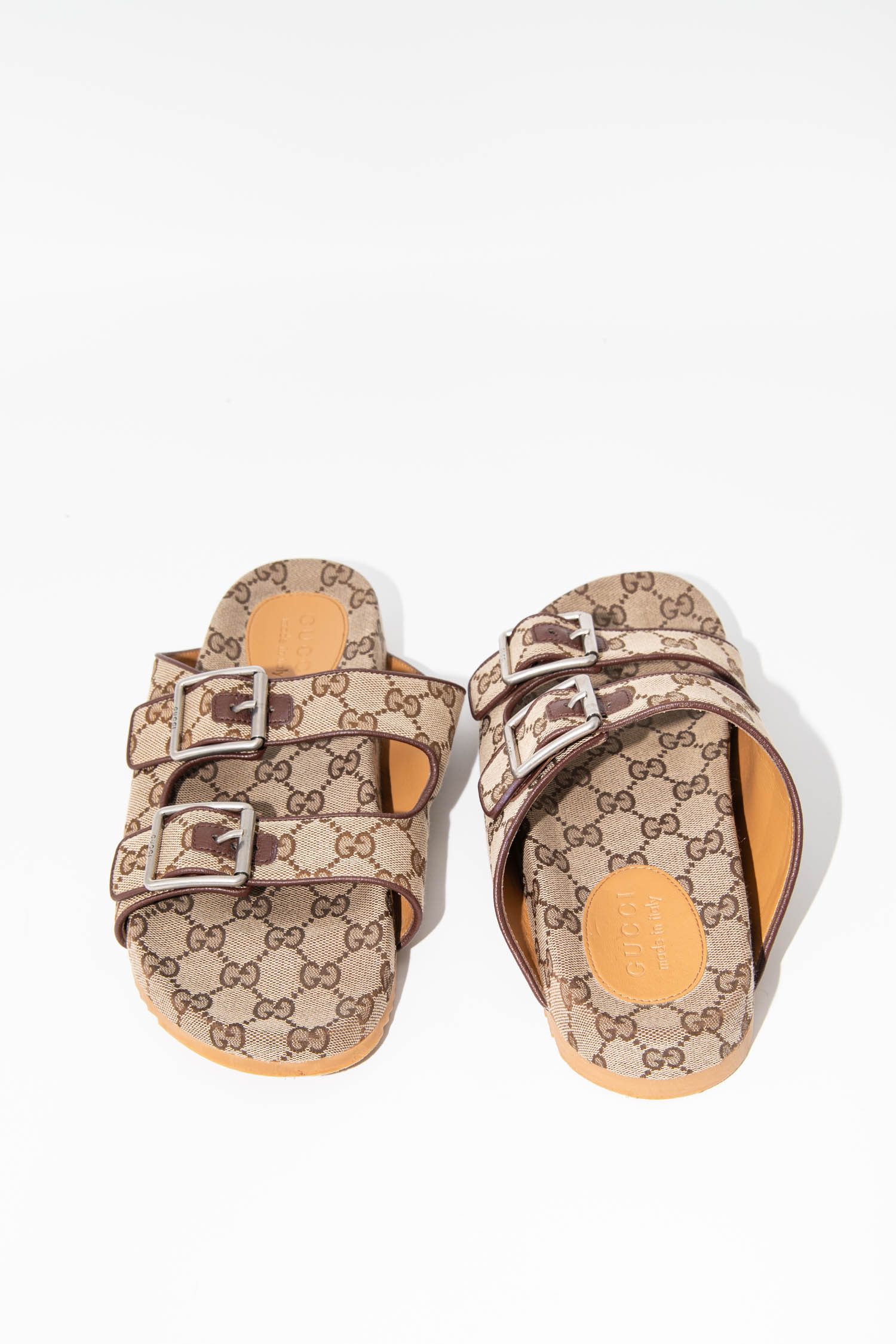 Gucci Sandalen mit zwei Riemen in Canvas Beige