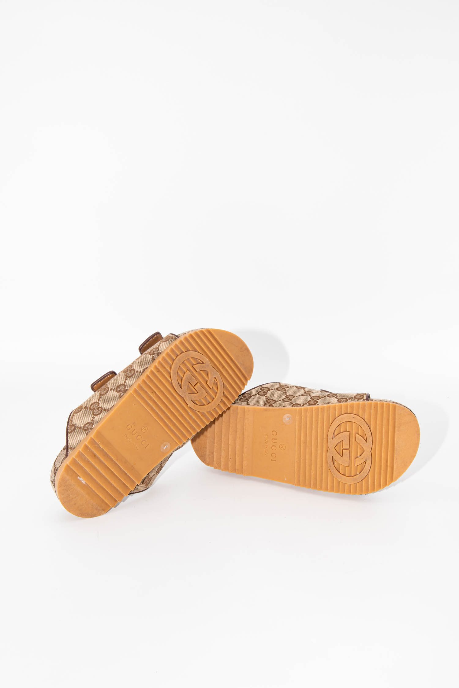 Gucci Sandalen mit zwei Riemen in Canvas Beige