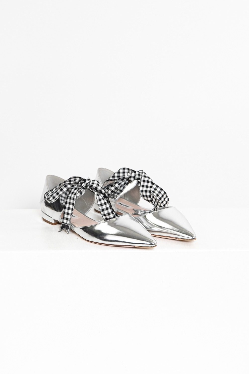 Thumbnail of http://Miu%20Miu%20spitze%20Ballerinas%20in%20Silber