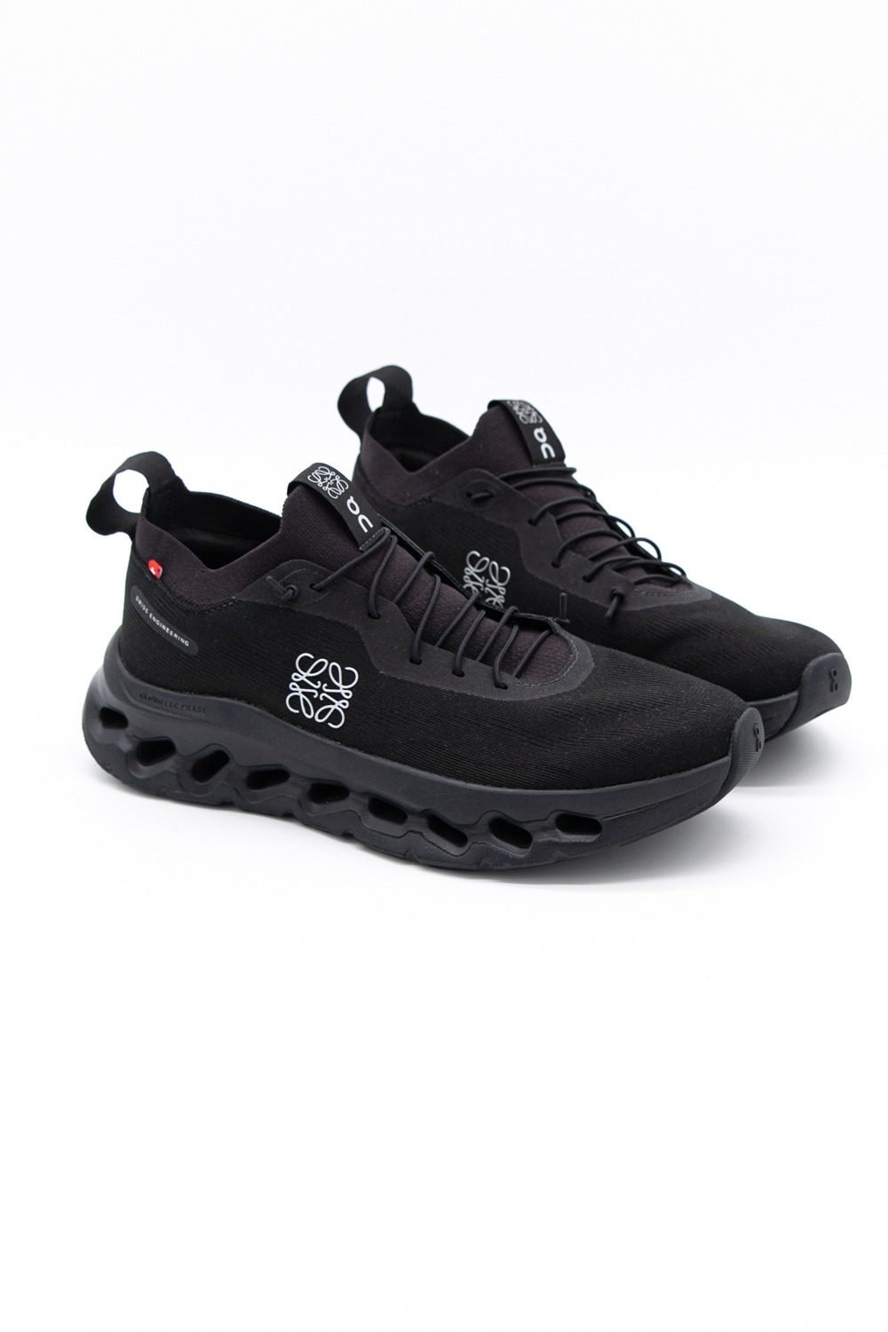 Thumbnail of http://On%20x%20Loewe%20Cloudtilt%20Sneaker%20in%20Schwarz