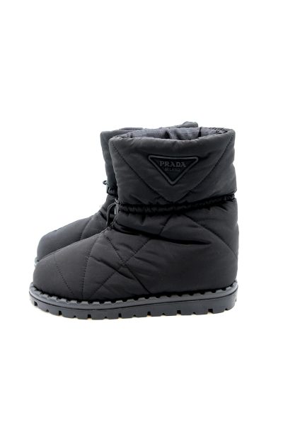 Prada Nylon Stiefelette in Schwarz