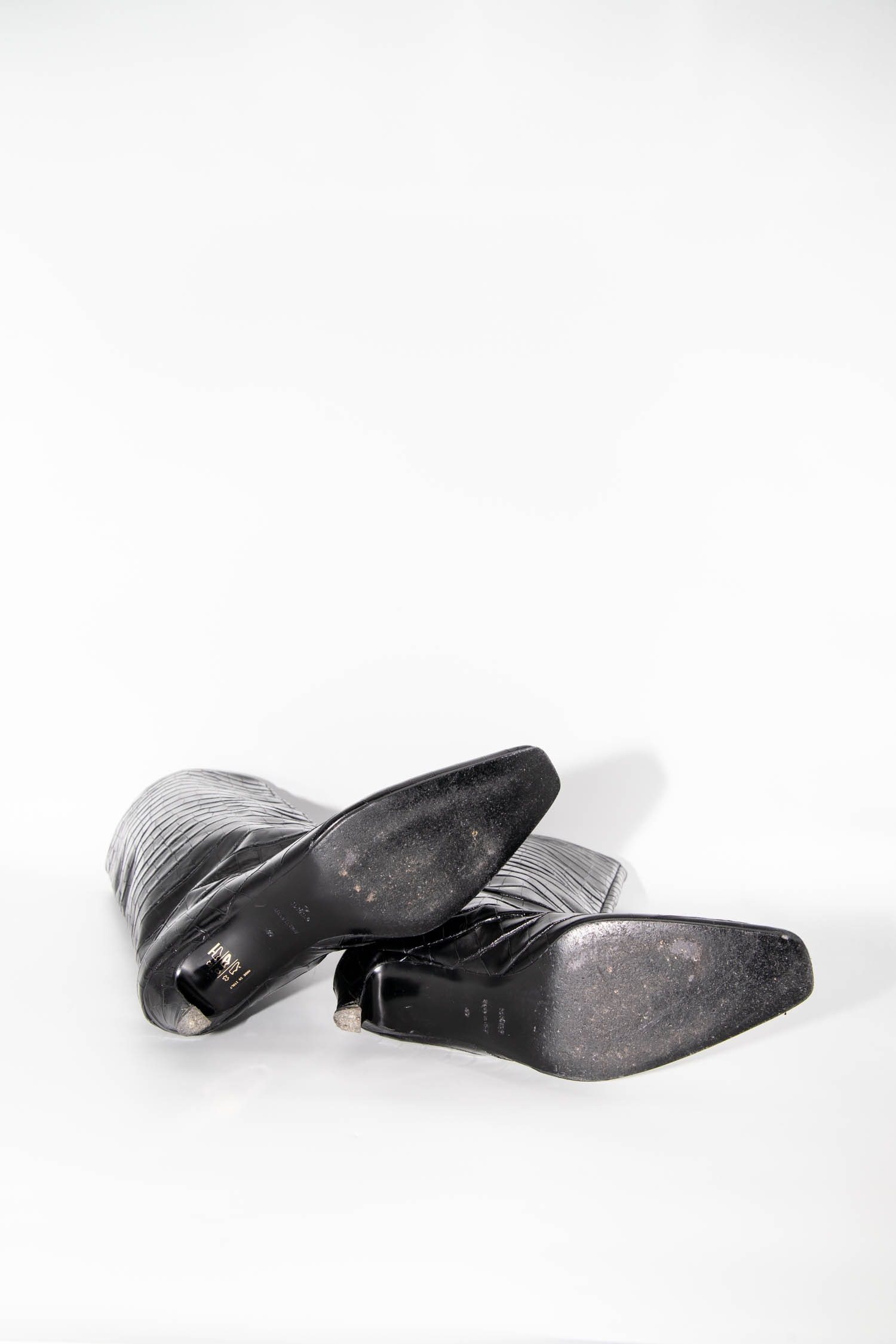 Thumbnail of http://Toteme%20Wide%20Shaft%20Stiefel%20mit%20Croco-Optik%20in%20Schwarz