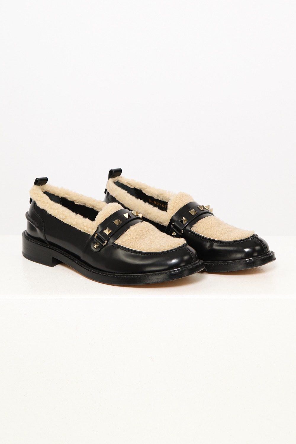 Valentino Loafer in Schwarz mit Lammfell