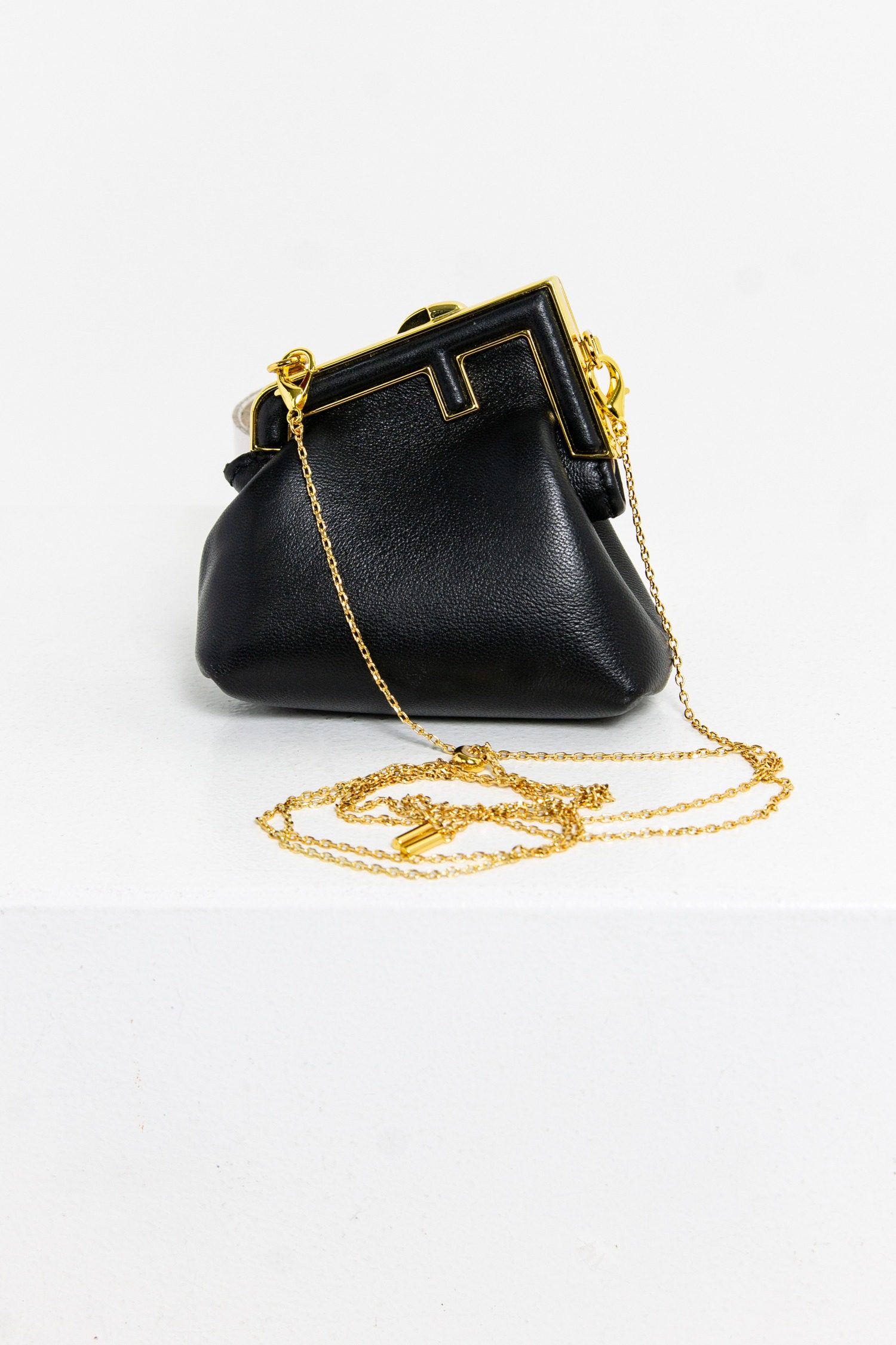 Thumbnail of http://Fendi%20Nano%20First%20Anhänger%20in%20schwarz