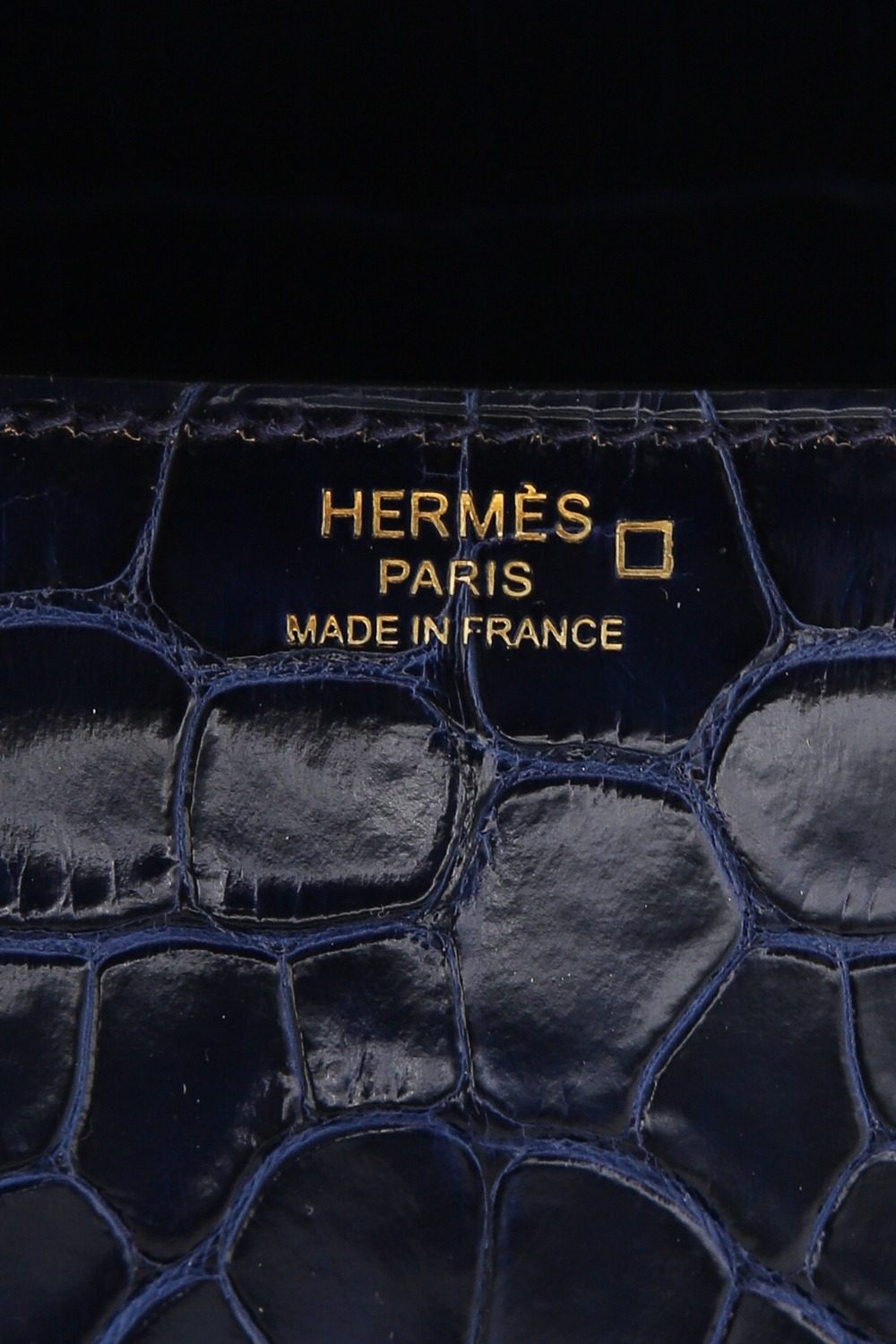 Thumbnail of http://Hermès%20Handtasche%20in%20Dunkelblau%20und%20Gold