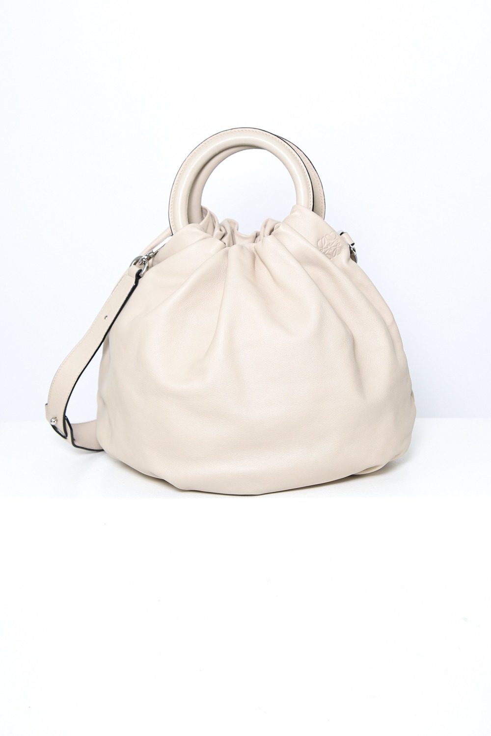 Thumbnail of http://Loewe%20Bounce%20Handtasche%20in%20Taupe