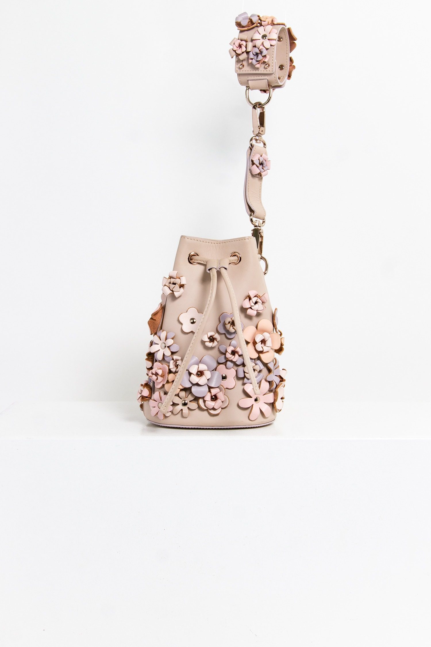 Thumbnail of http://Marina%20Hoermanseder%20Handtasche%20mit%20Applikationen
