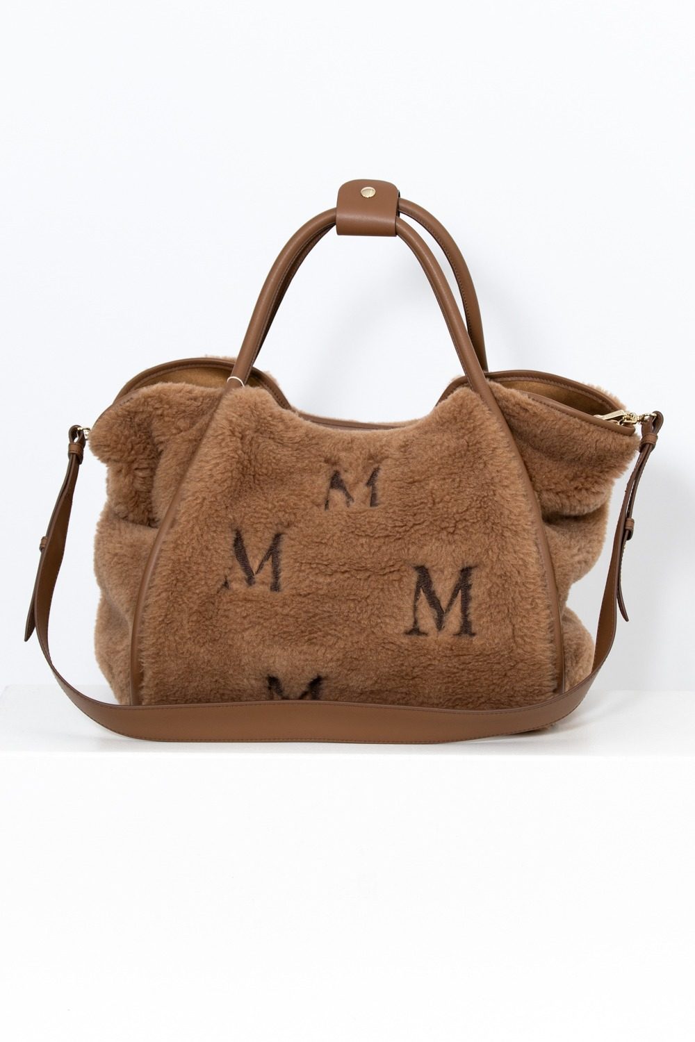 Thumbnail of http://Max%20Mara%20Shopper%20in%20Braun