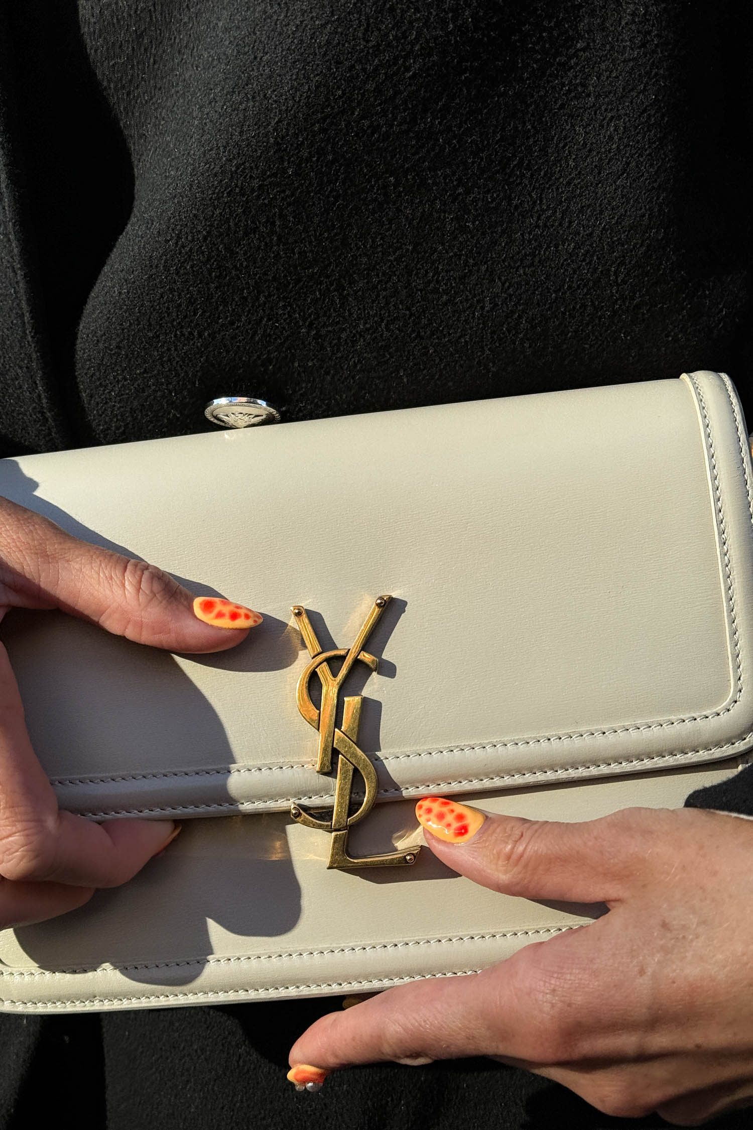 Saint Laurent "Solferino Medium Satchel" Tasche in Beige