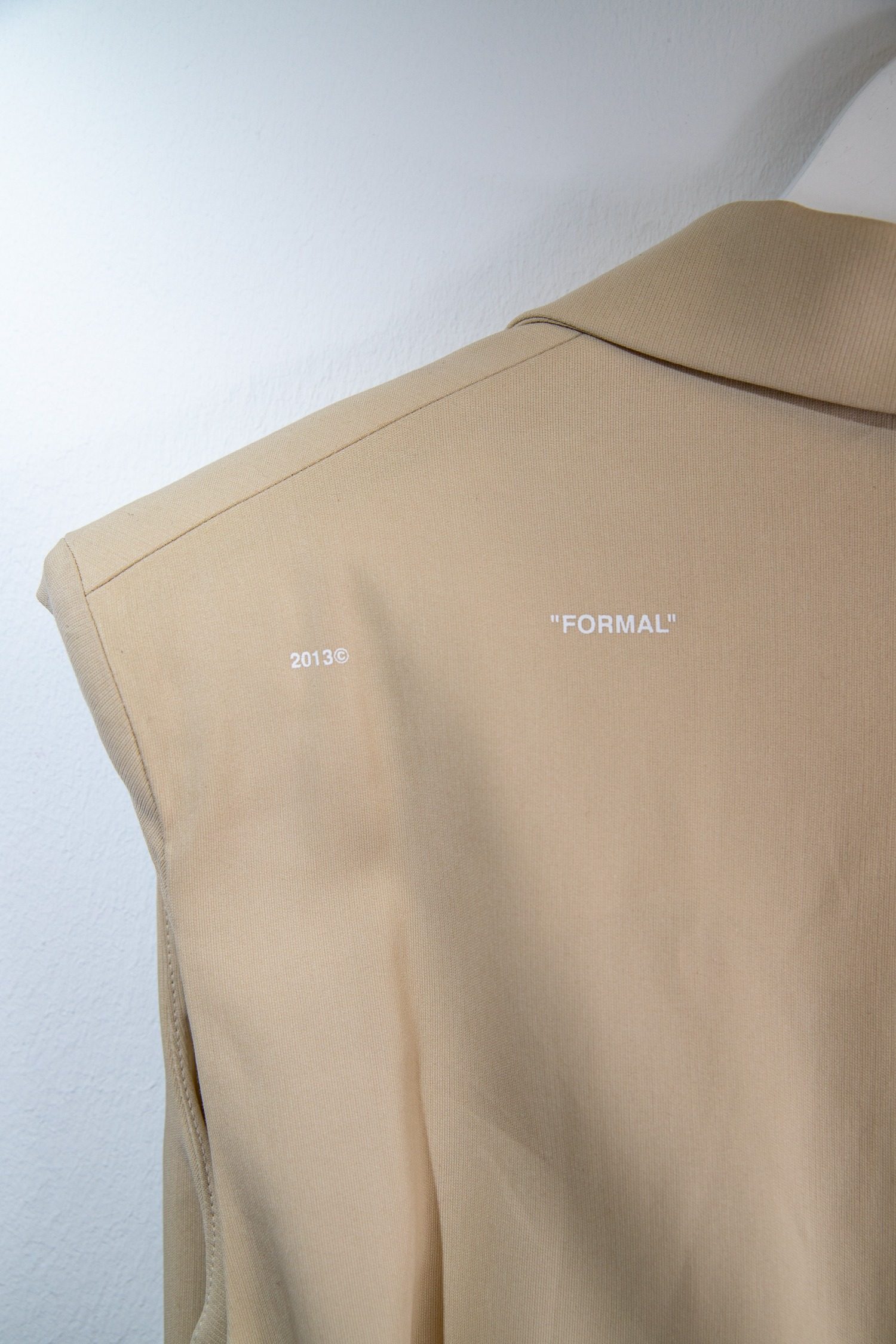 Thumbnail of http://Off-White%20Formal%20Blazer-Weste%20mit%20Nadelstreifen%20in%20Beige