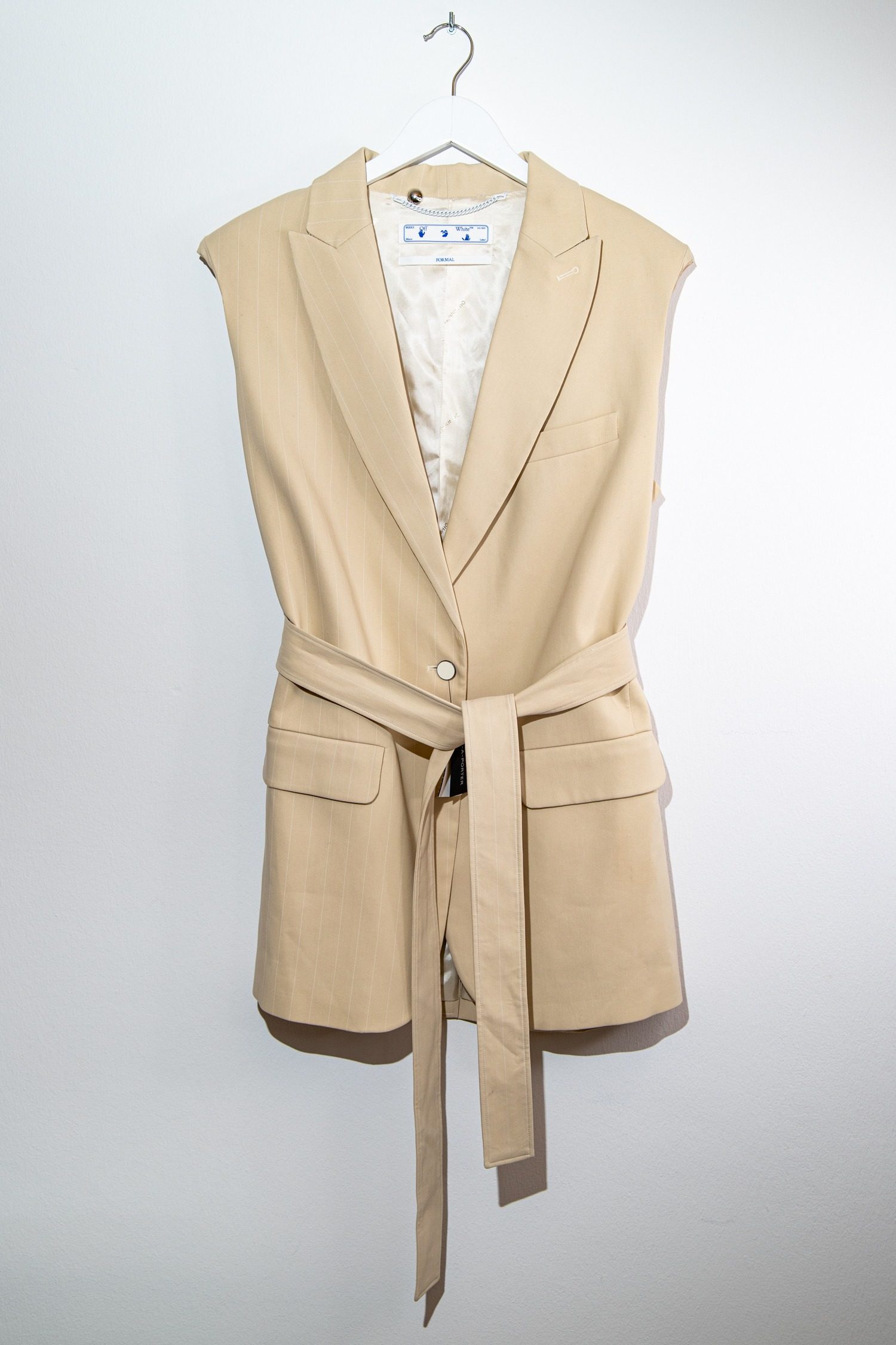 Thumbnail of http://Off-White%20Formal%20Blazer-Weste%20mit%20Nadelstreifen%20in%20Beige