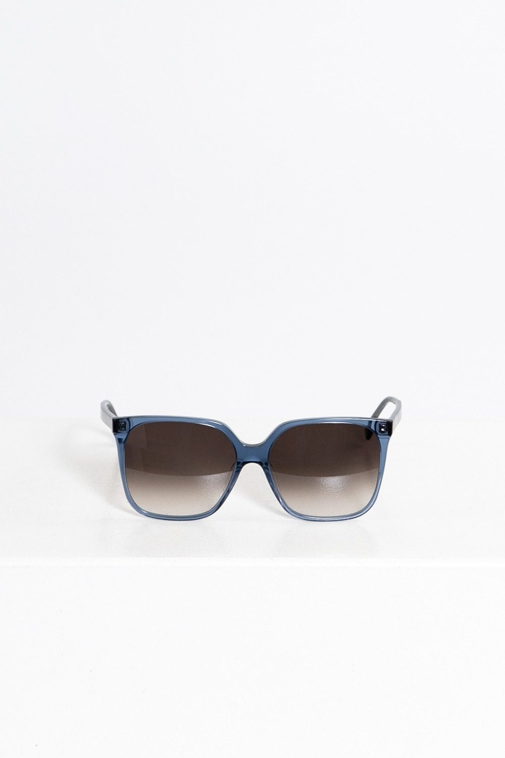 Thumbnail of http://Fendi%20Sonnenbrille%20in%20Blau
