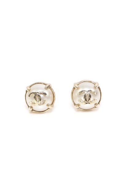 Chanel Ohrclips mit Perlen-Detail in Gold