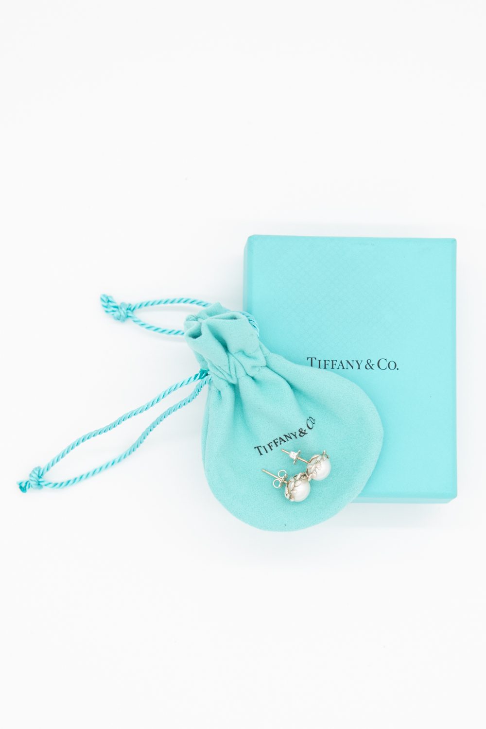 Tiffany und Co. Perlenohrringe mit Blattdetails
