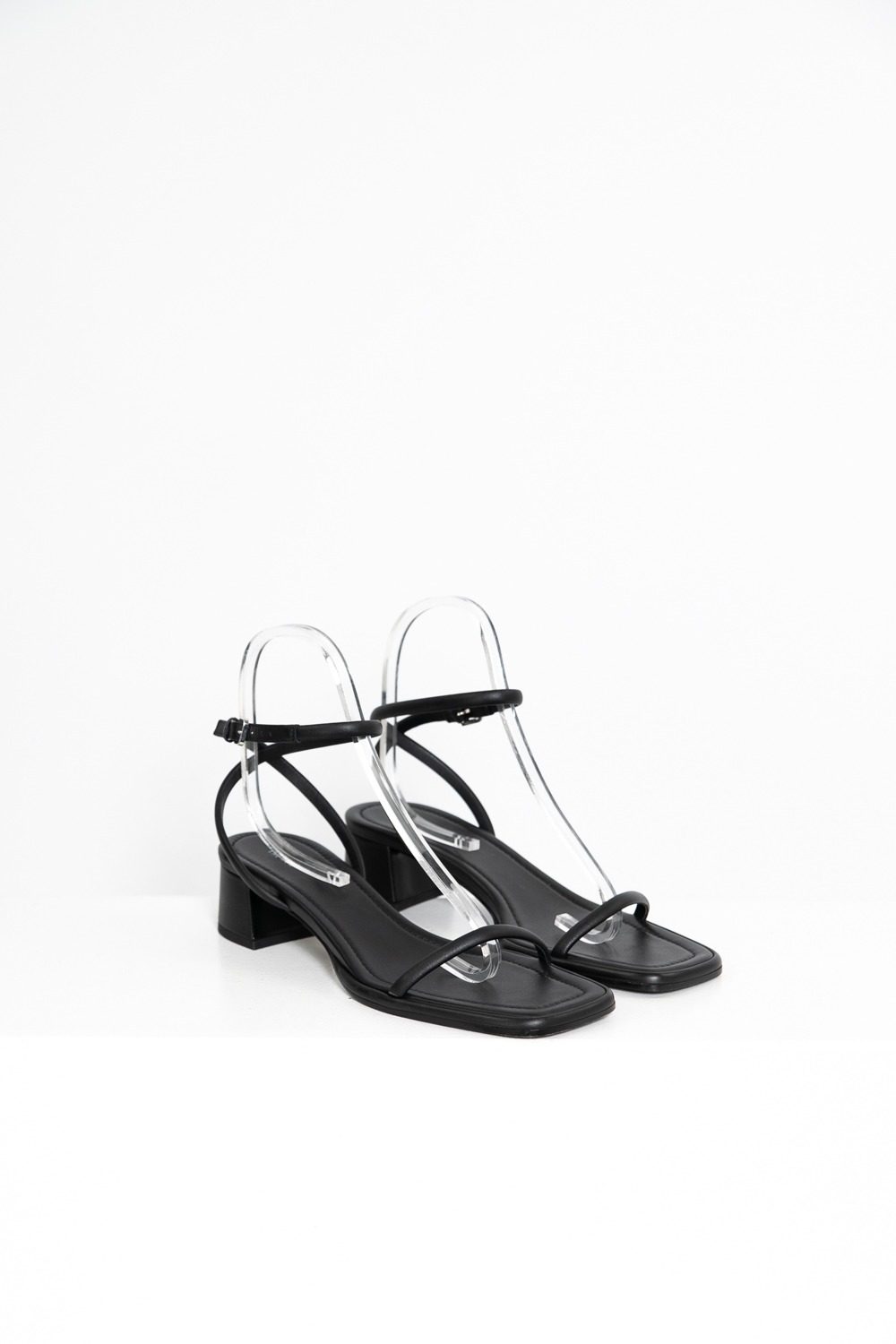 Thumbnail of http://The%20Row%20Sandaletten%20in%20Schwarz