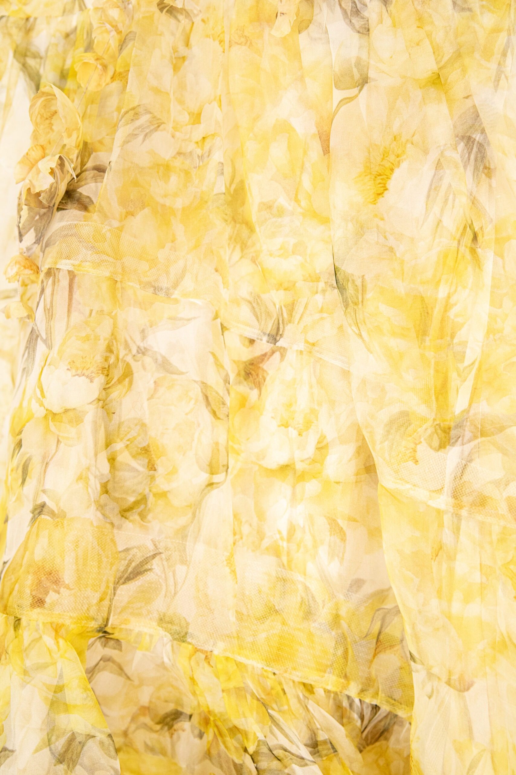 Thumbnail of http://Zimmermann%20asymetrisches%20Kleid%20in%20Gelb,%20Pastellgelb%20und%20Khaki