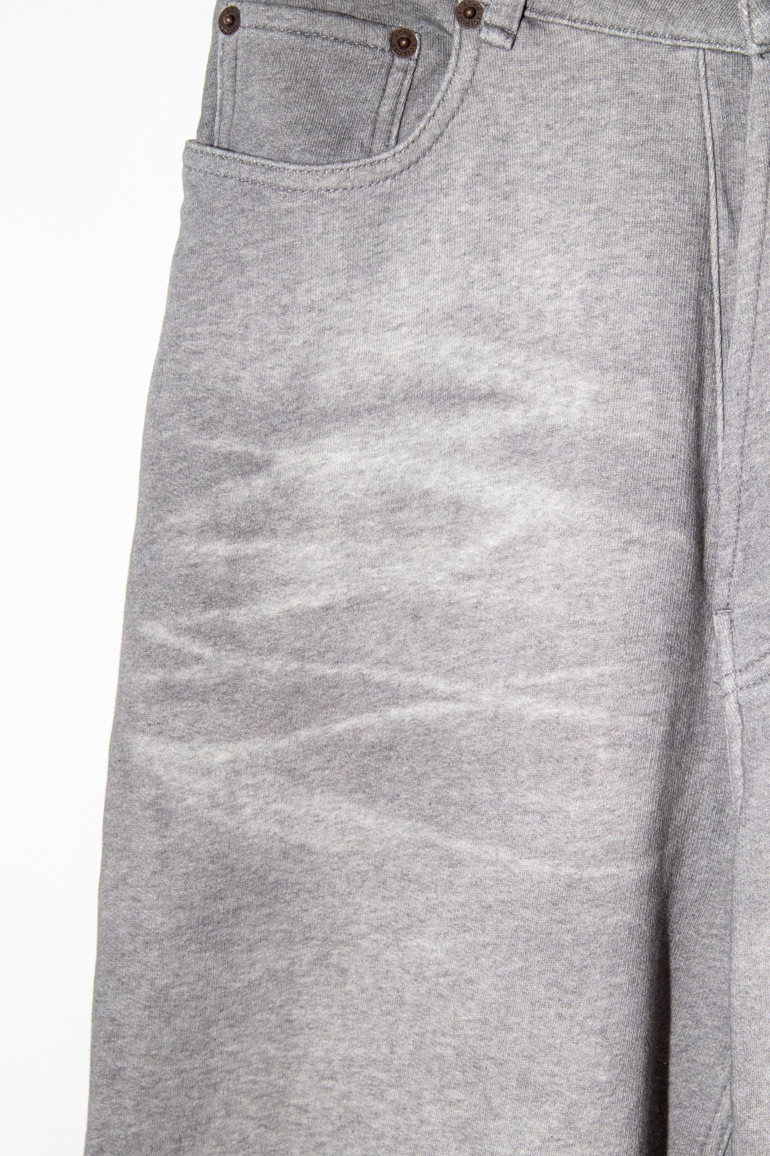 Thumbnail of http://Acne%20Studios%202021%20F%20Black%20Trafalgar%20Jeans%20in%20Grau