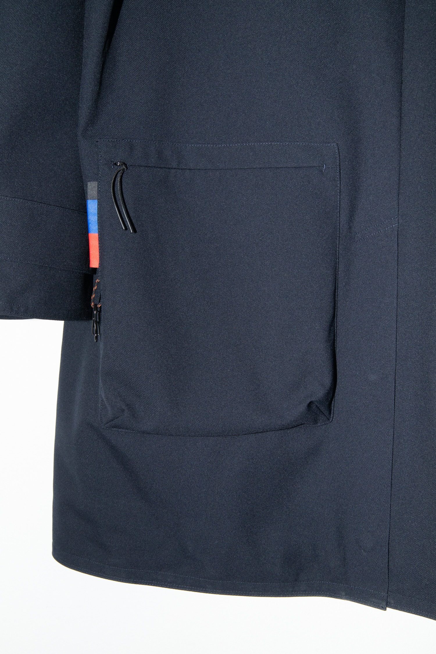 Thumbnail of http://Adhoconcept%20Mantel%20aus%20Funktionsgewebe%20in%20Dunkelblau