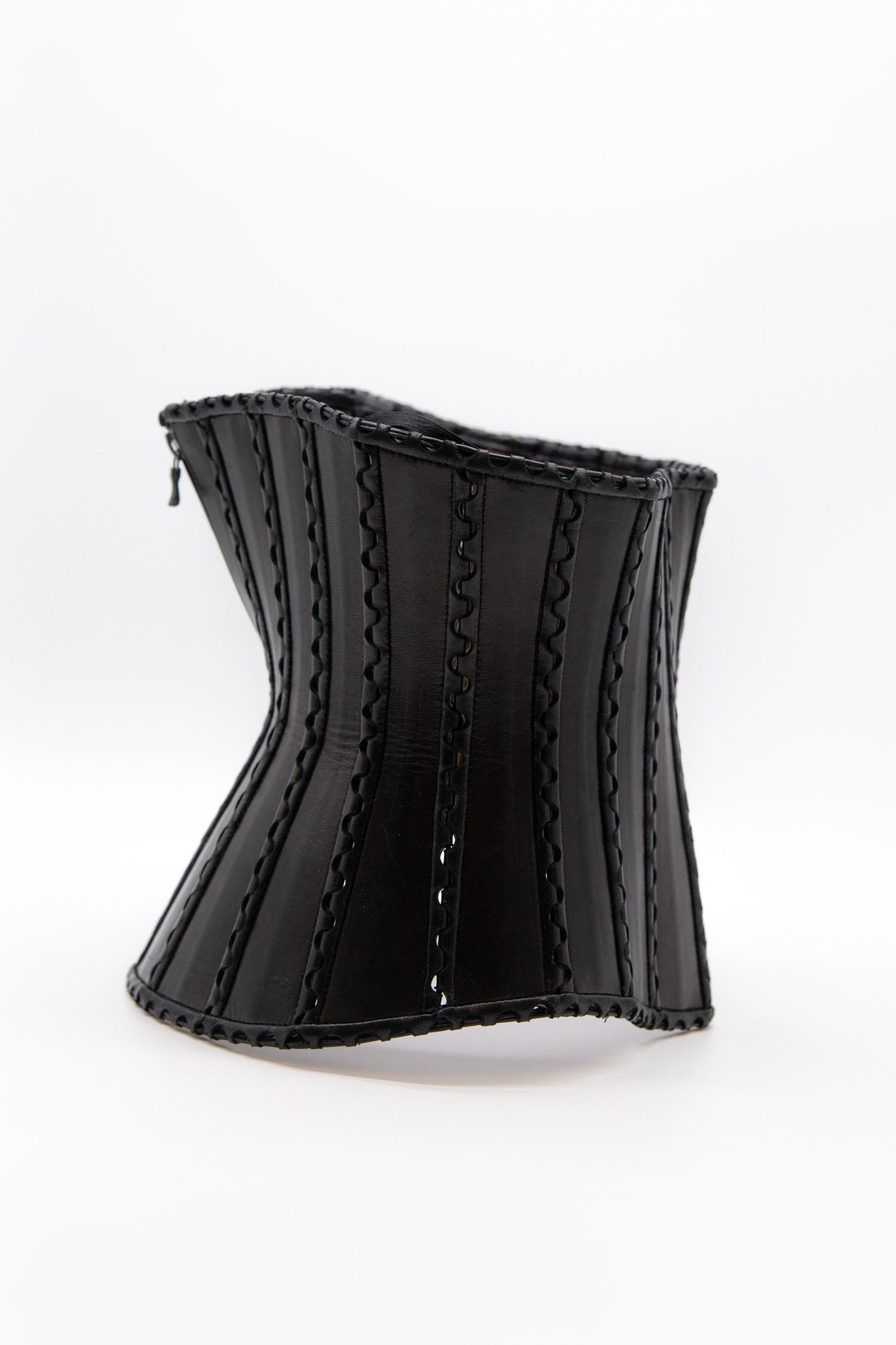 Thumbnail of http://Alaïa%20Korsettgürtel%20aus%20Leder