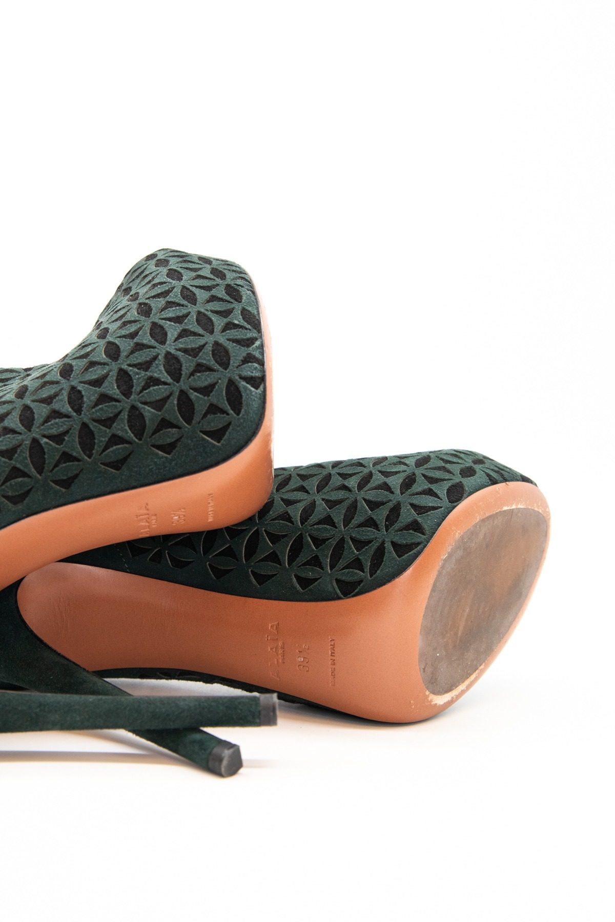 Thumbnail of http://ALAÏA%20Pumps%20in%20Dunkelgrün%20und%20Schwarz