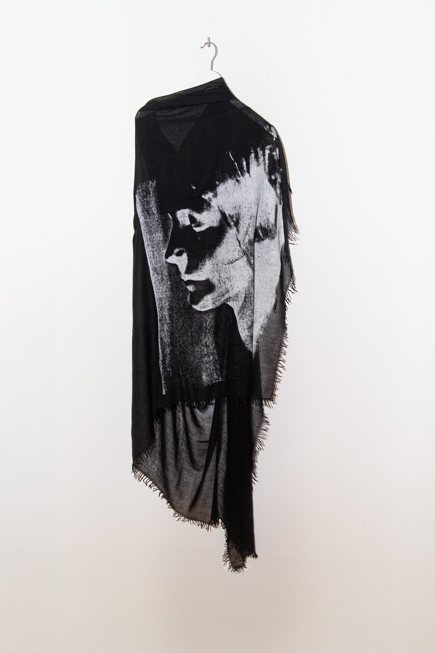 Ann Demeulemeester Schal mit Gesichtsmotiv in Schwarz