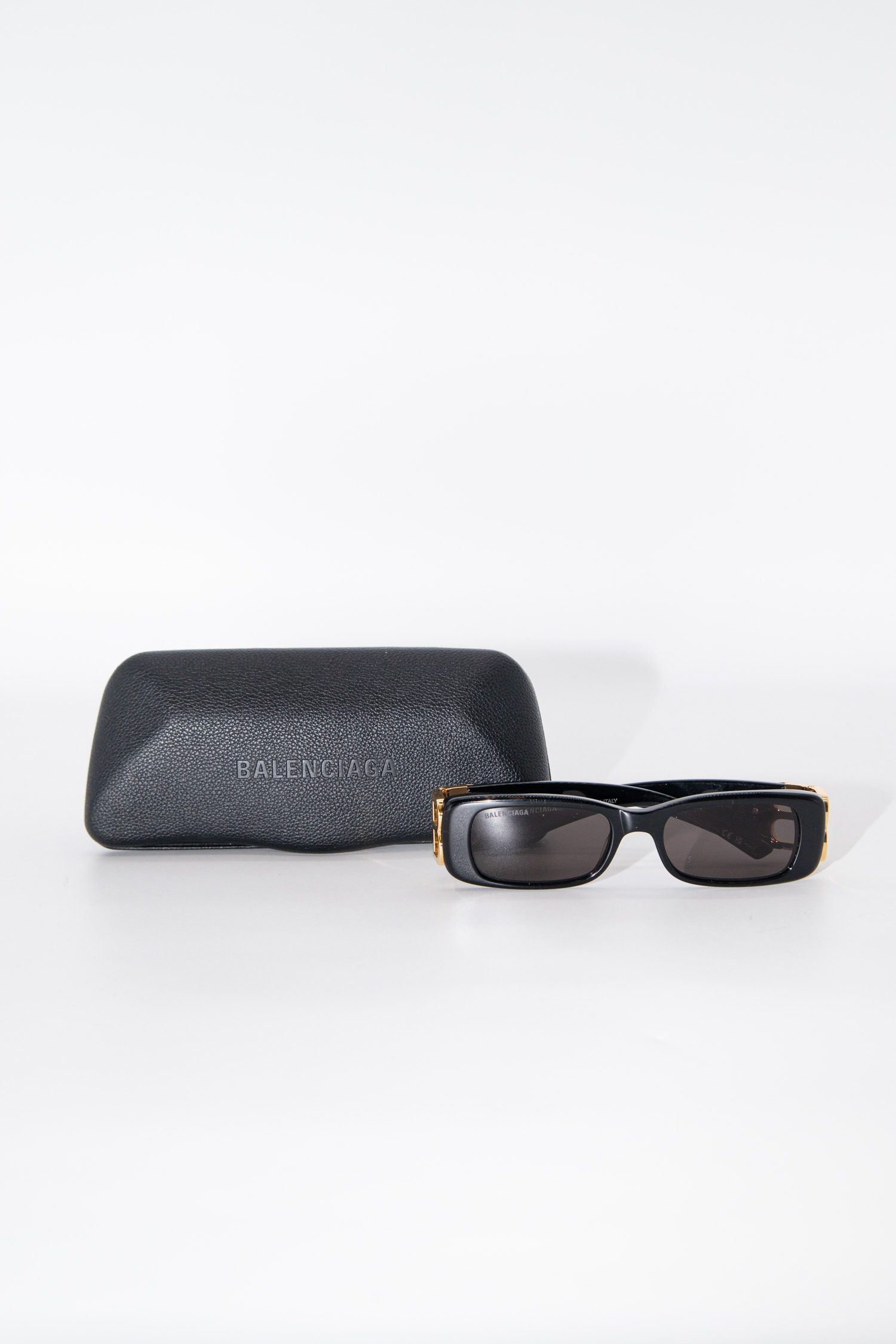 Thumbnail of http://Balenciaga%20Dynasty%20Rectangle%20Sonnenbrille%20in%20Schwarz