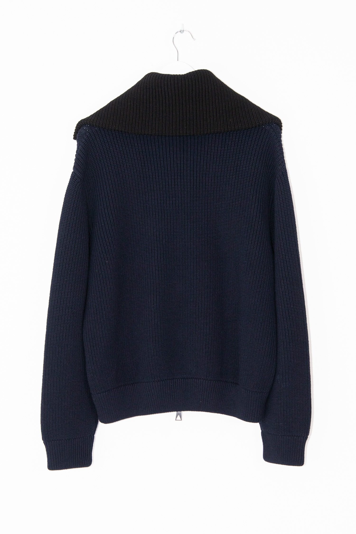 Thumbnail of http://Bottega%20Veneta%20Strickjacke%20in%20Dunkelblau%20und%20Schwarz