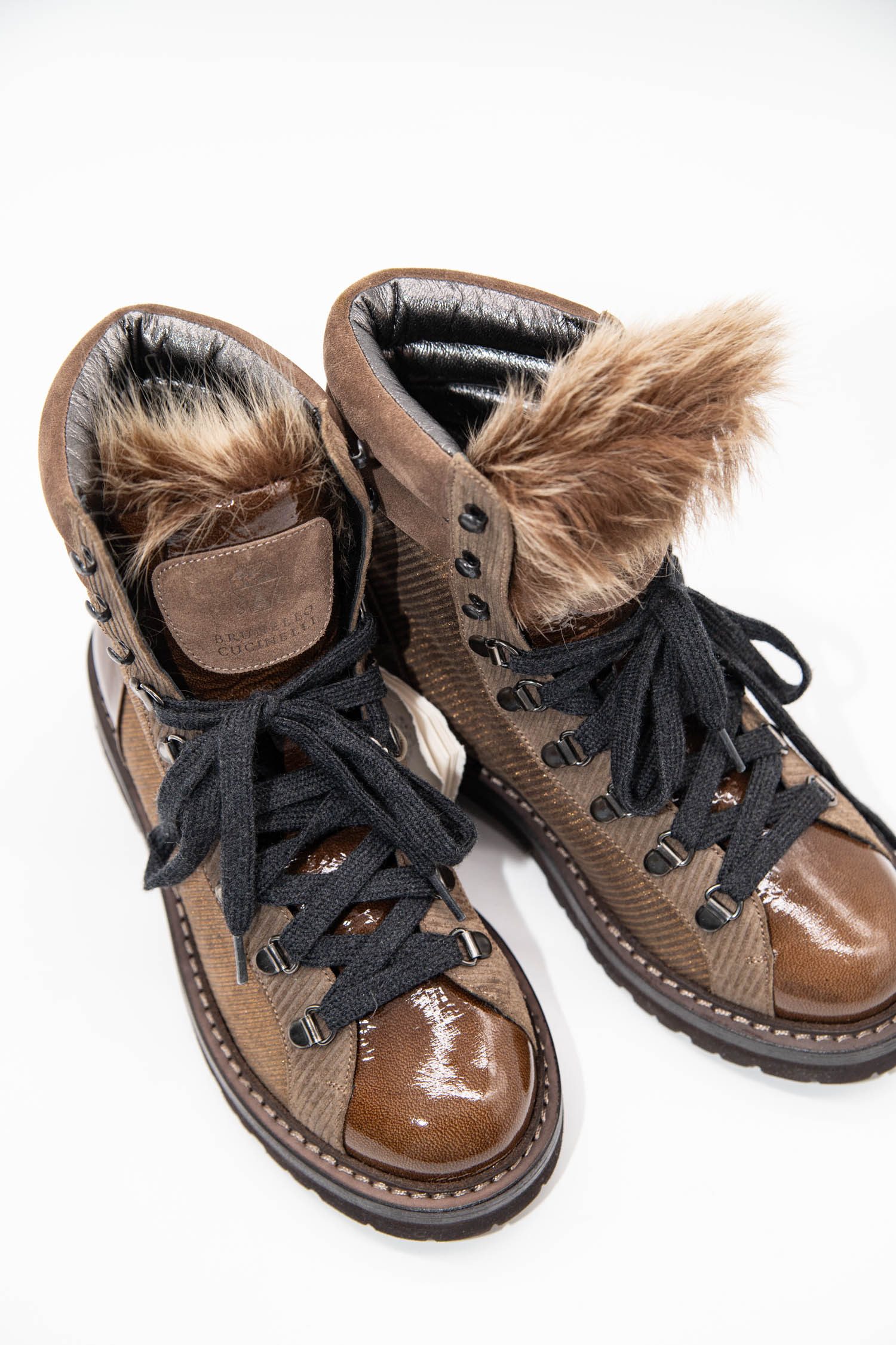 Thumbnail of http://Brunello%20Cucinelli%20Wanderschuhe%20zum%20Schnüren%20in%20Braun%20und%20Gold