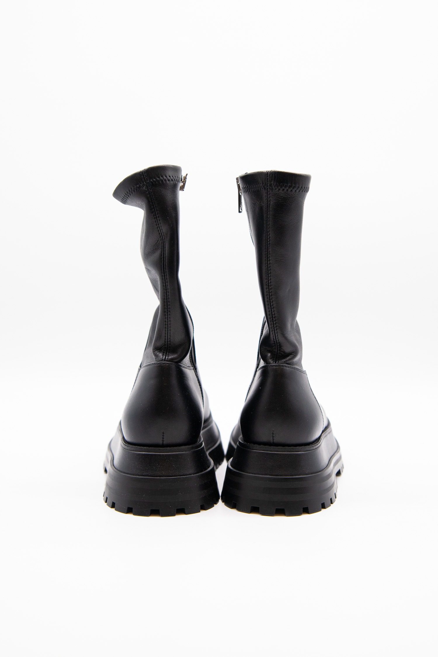 Thumbnail of http://Burberrry%20Ankle%20Boot%20mit%20engem%20Schaft%20in%20Schwarz