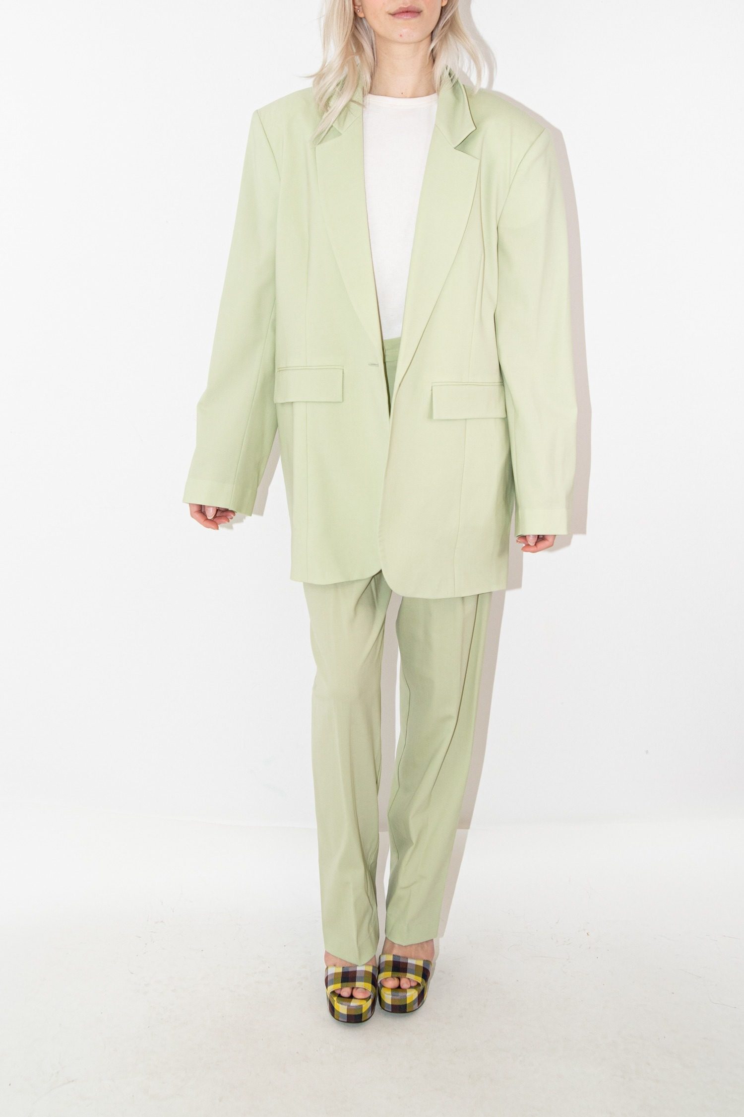 Thumbnail of http://By%20Aylin%20Koenig%20Hosenanzug%20in%20Lindgrün