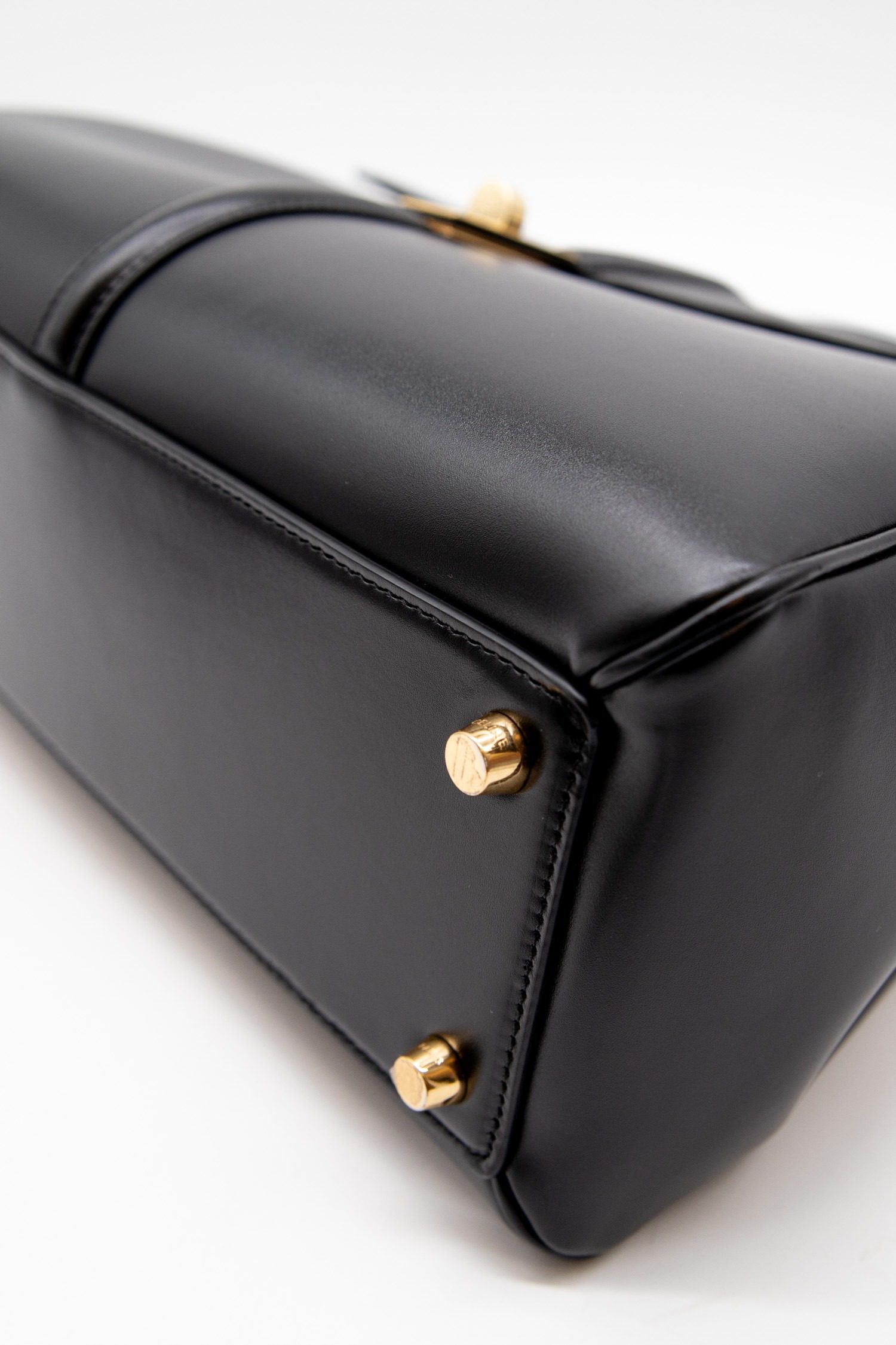 Thumbnail of http://Celine%2016%20Handtasche%20in%20Schwarz
