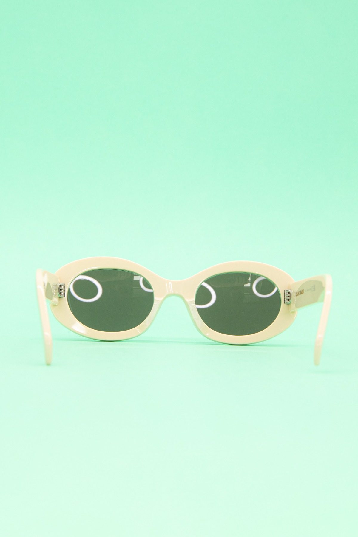Thumbnail of http://Celine%20CL000430%20Triomphe%20Sonnenbrille%20in%20Ecru