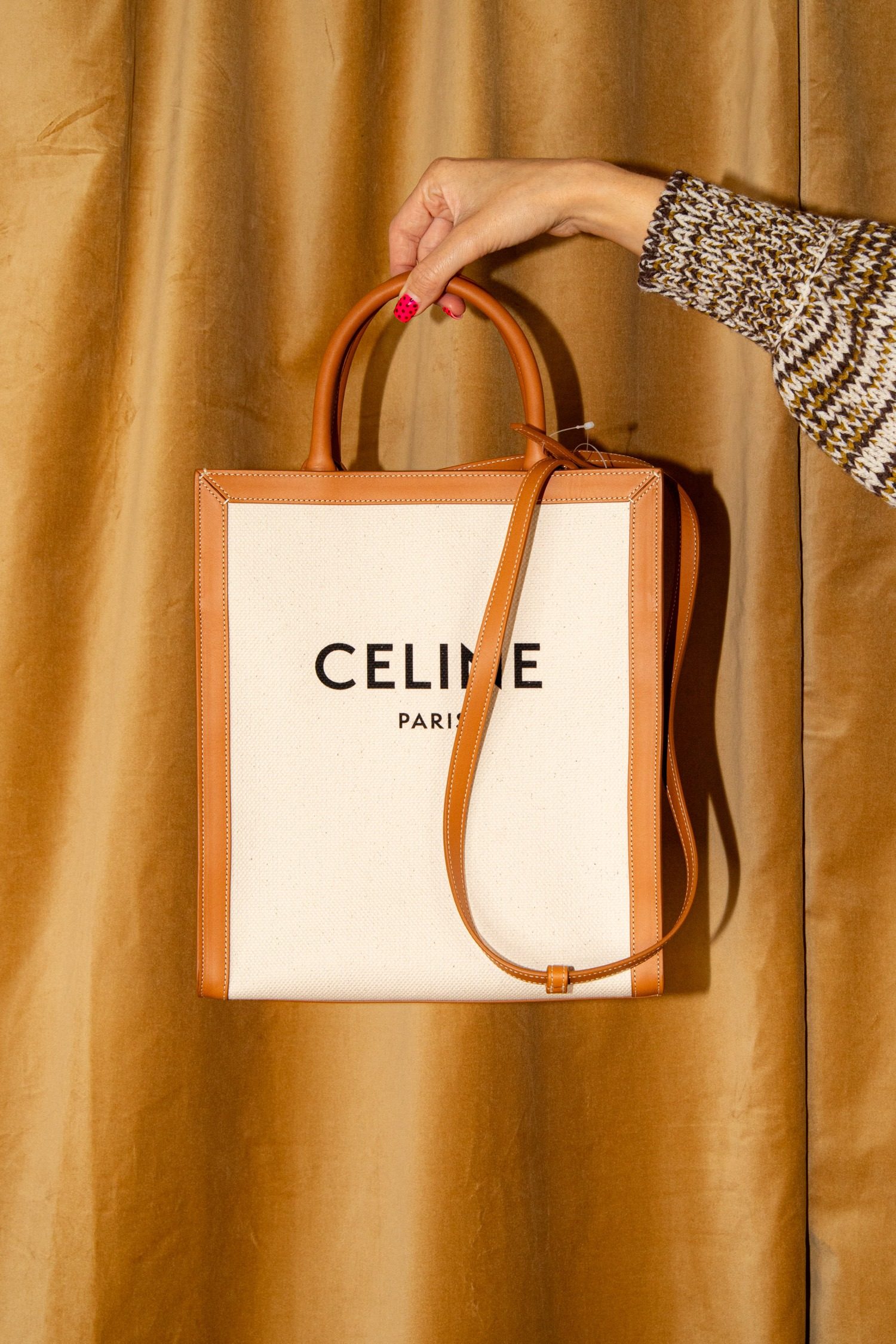 Thumbnail of http://Celine%20Vertical%20Cabas%20Shopper%20in%20Beige%20und%20Cognacfarben