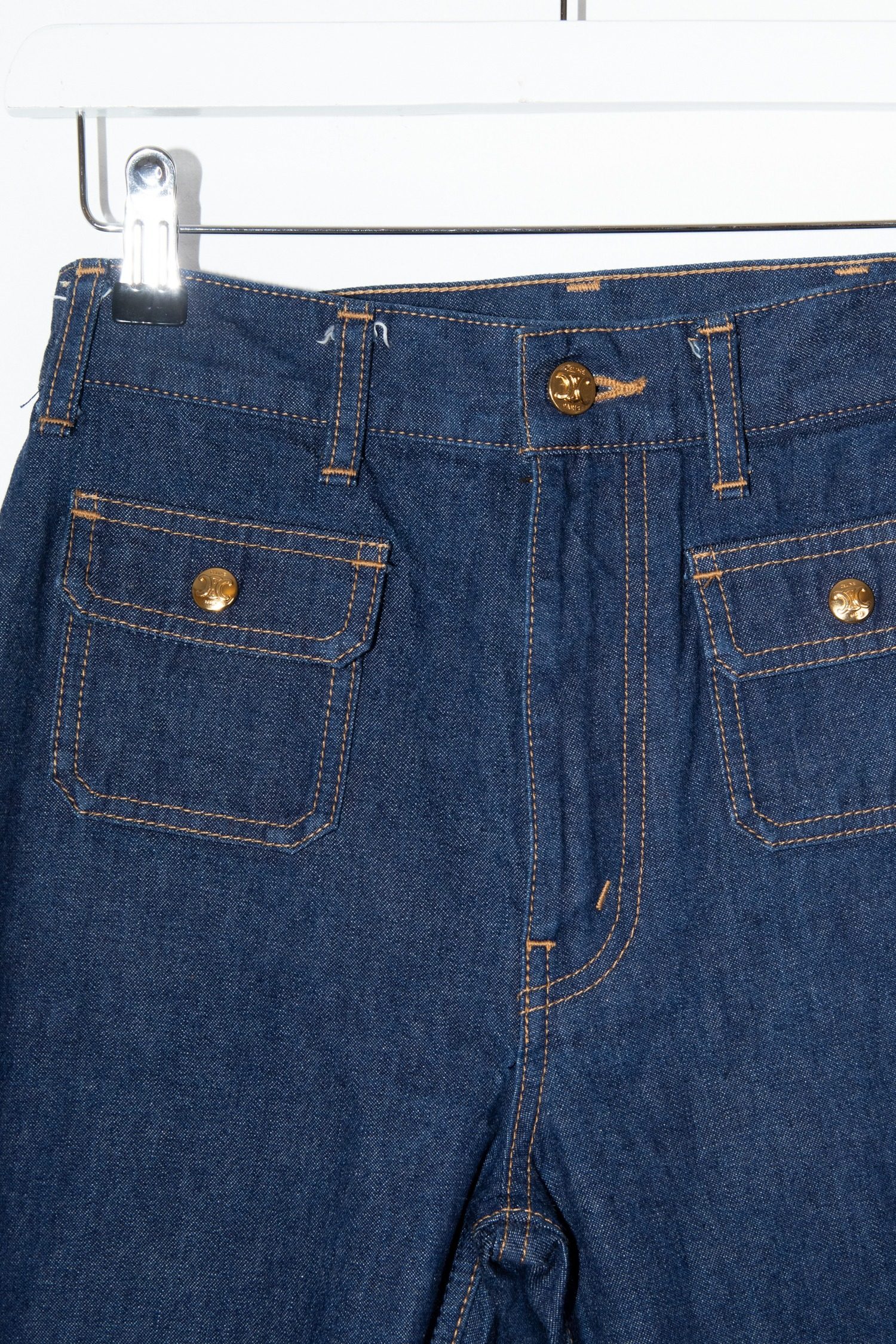 Thumbnail of http://Celine%20Jeans%20in%20Dunkelbau%20und%20Gold