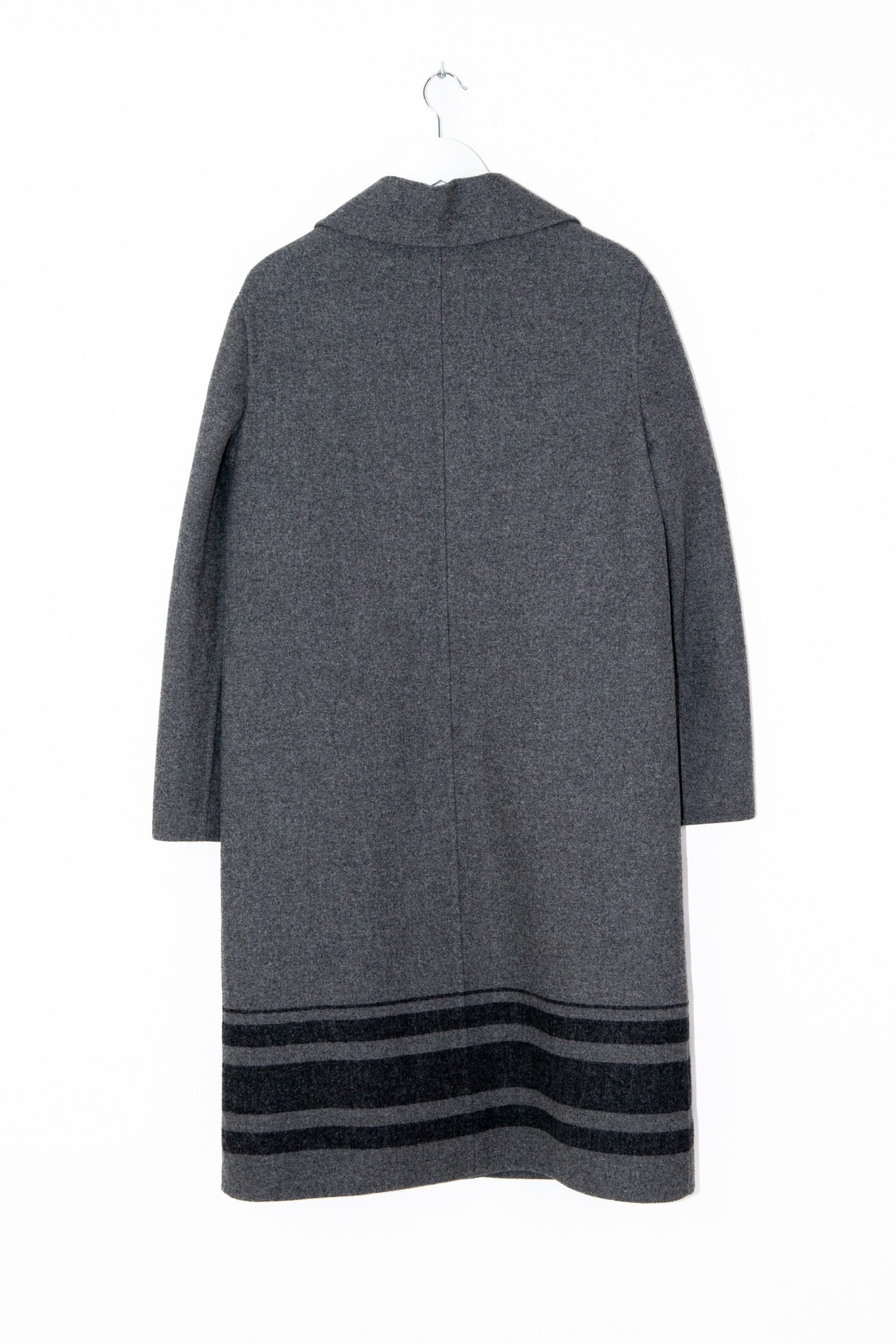 Thumbnail of http://CELINE%20langer%20Mantel%20mit%20Streifen%20in%20Grau