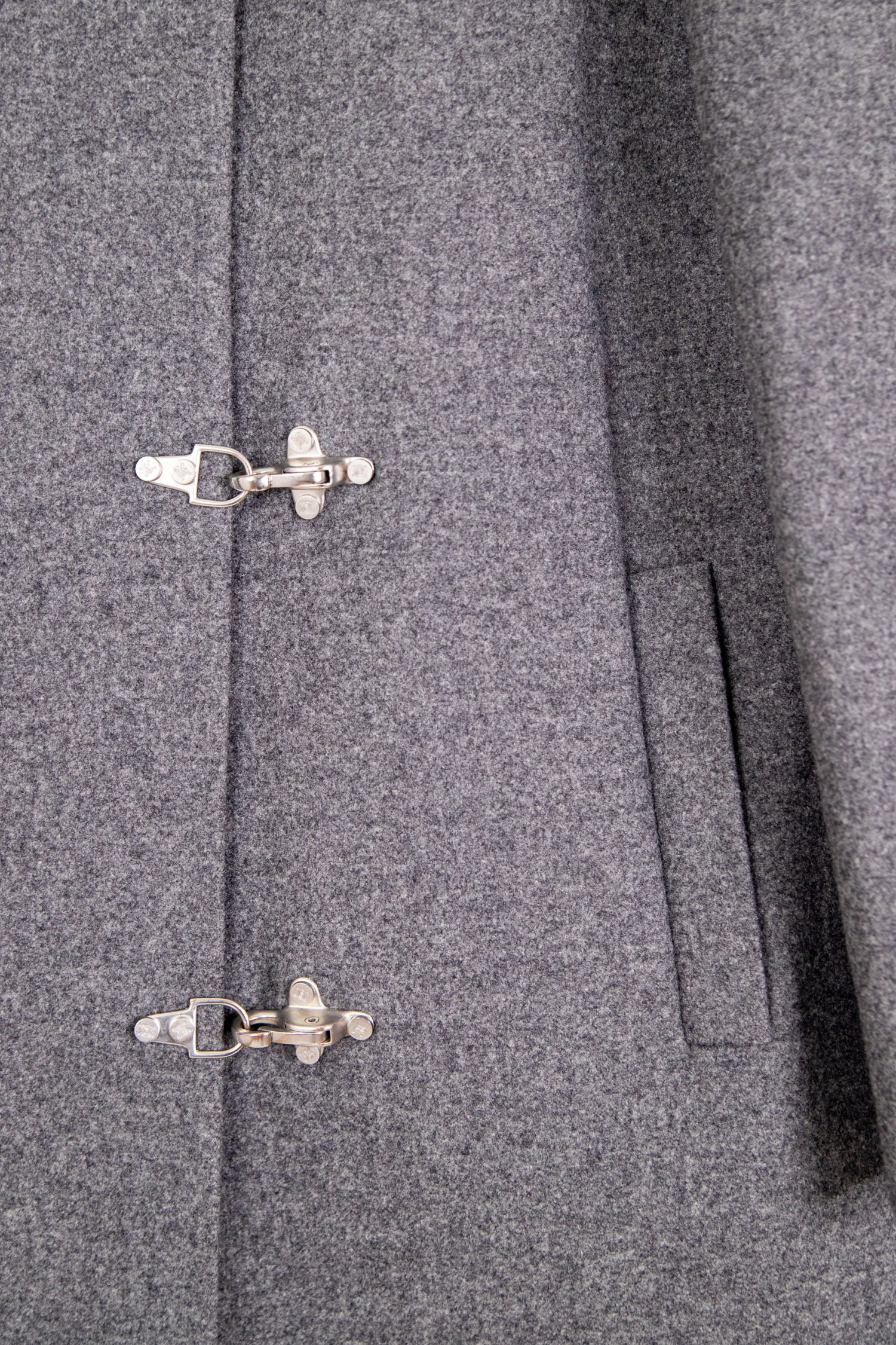 Thumbnail of http://CELINE%20langer%20Mantel%20mit%20Streifen%20in%20Grau