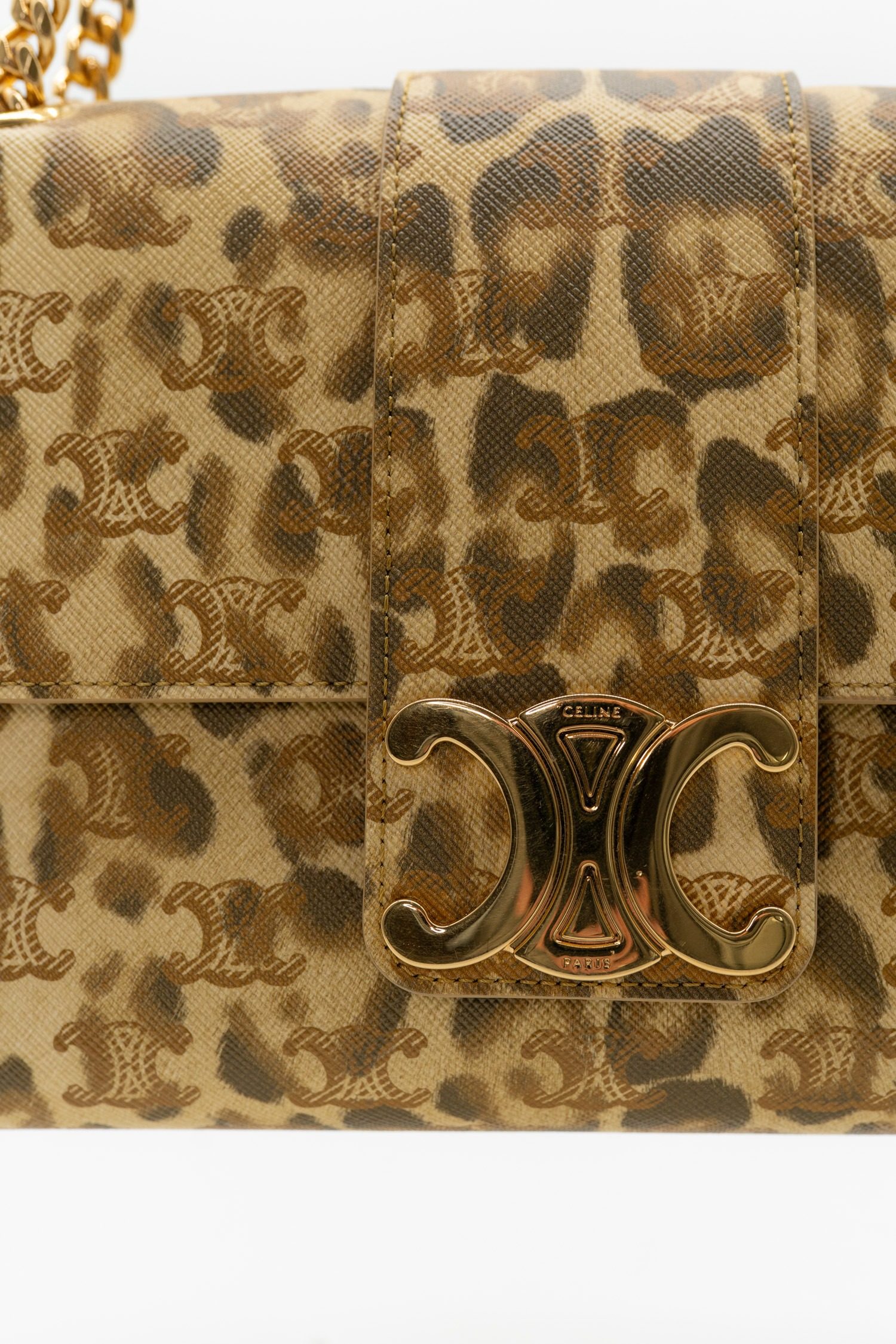 Thumbnail of http://Celine%20Victoire%20Schultertasche%20mit%20Leoprint%20in%20Beige%20und%20Gold