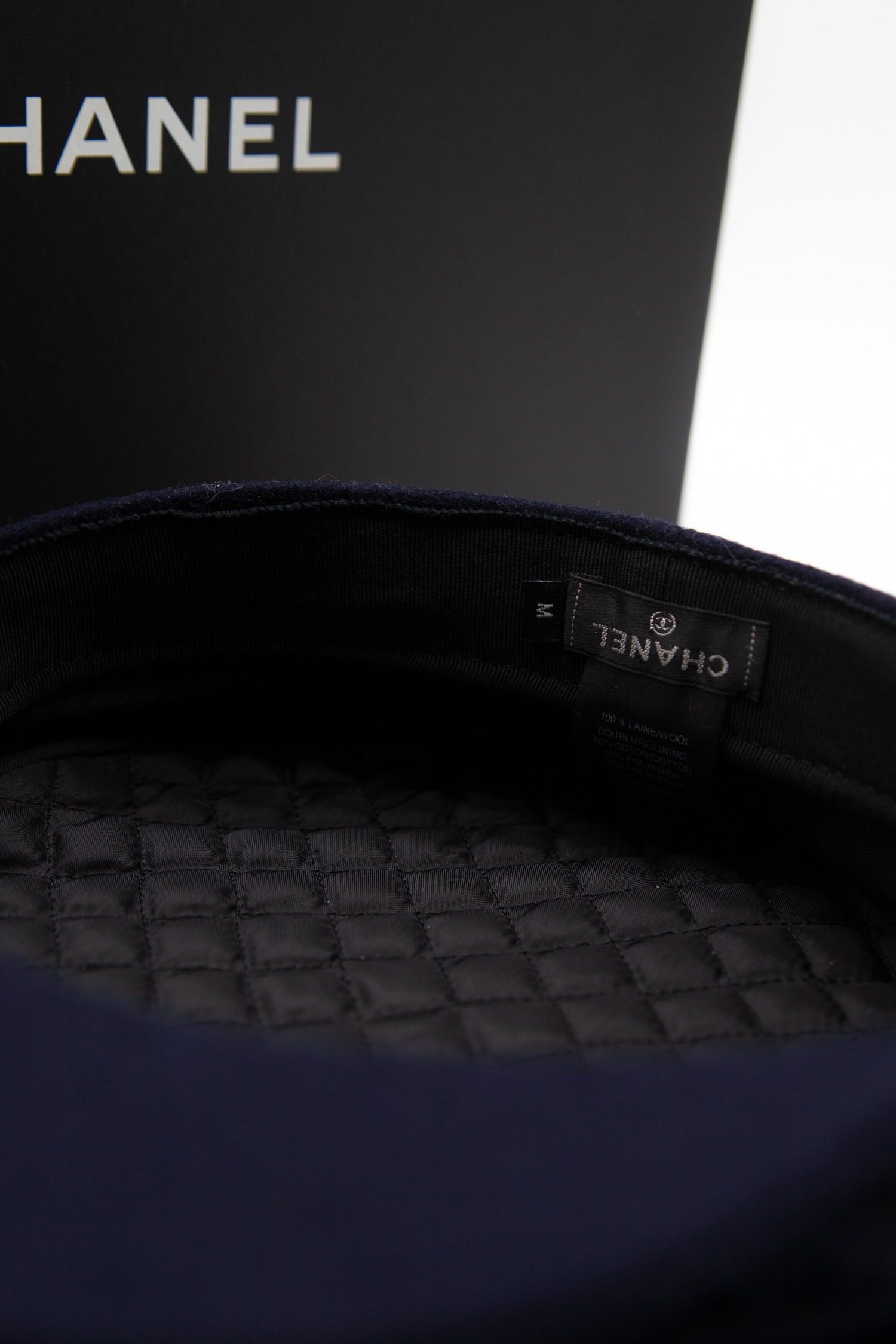 Thumbnail of http://Chanel%20Marinemütze%20in%20Dunkelblau