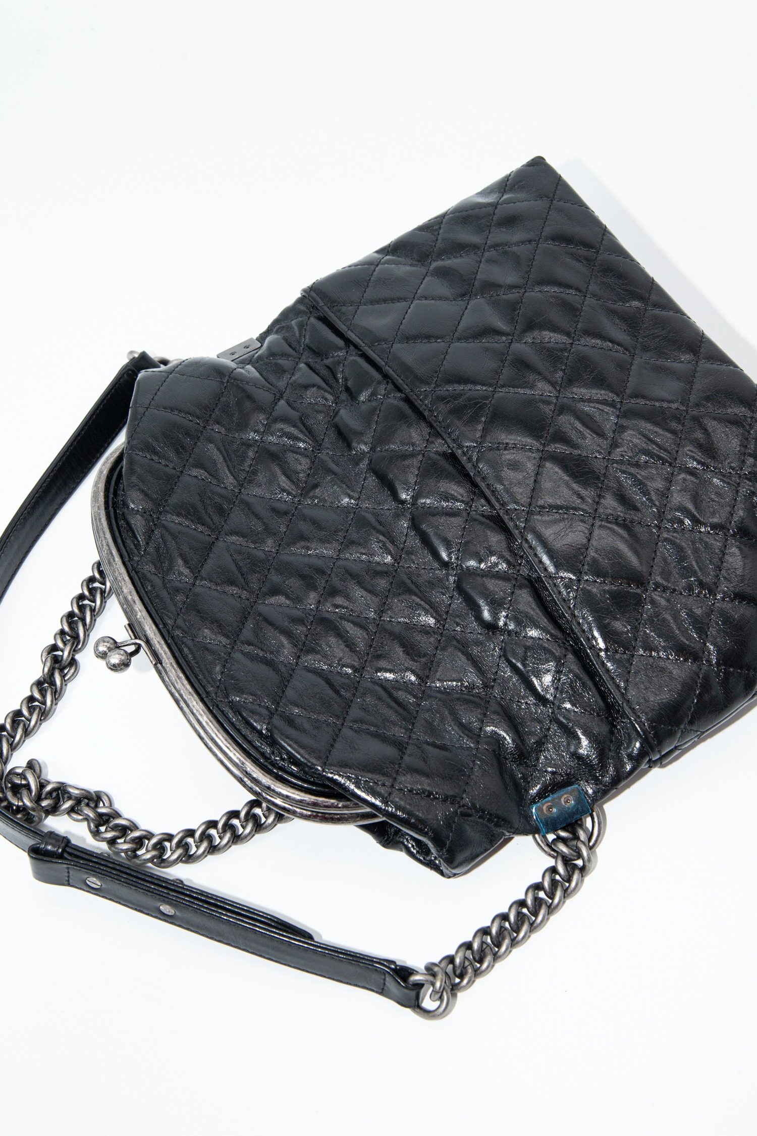 Thumbnail of http://Chanel%20Tabatiere%20Kisslock%20Fold%20Over%20Schultertasche%20in%20Schwarz