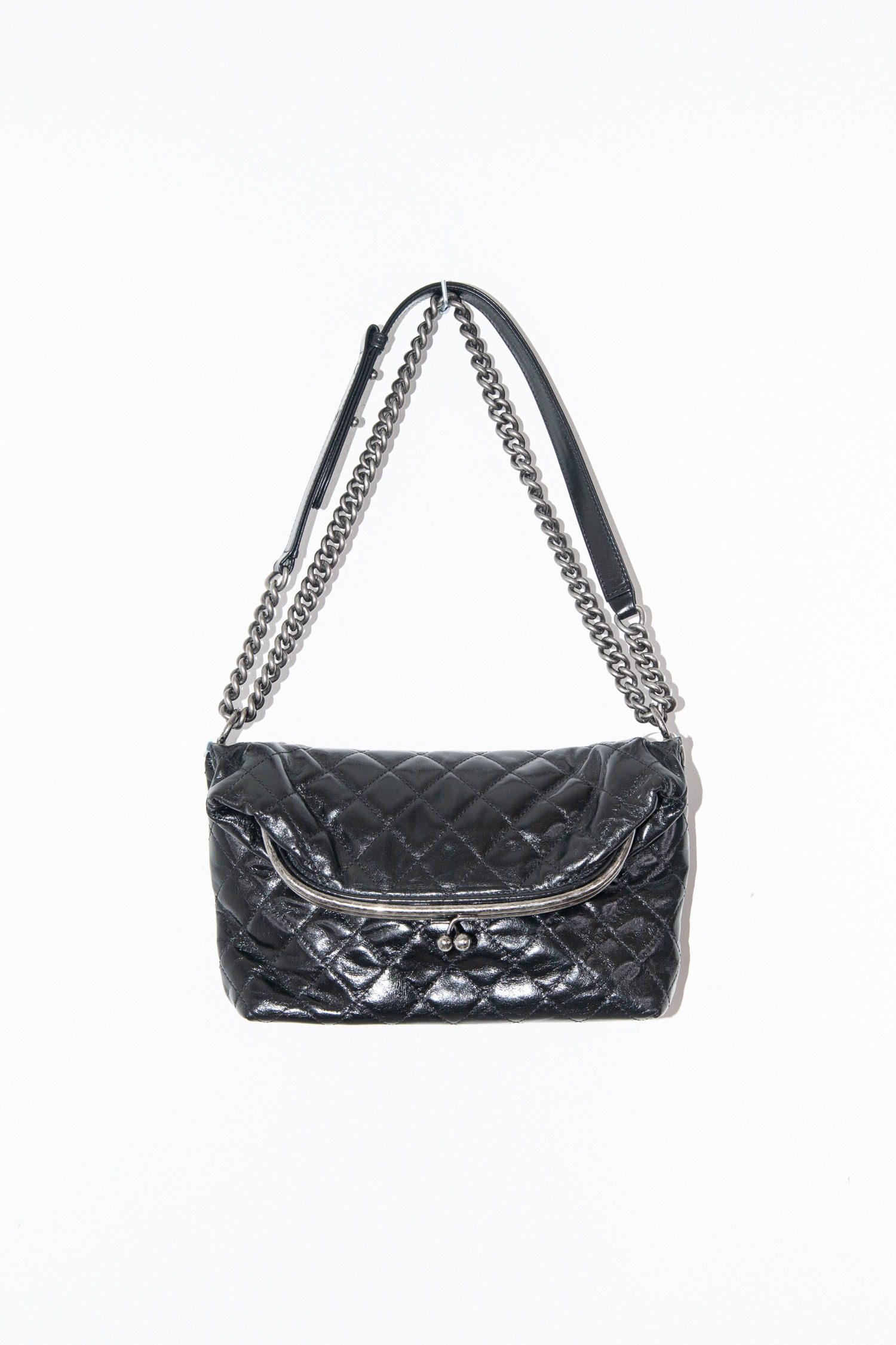 Thumbnail of http://Chanel%20Tabatiere%20Kisslock%20Fold%20Over%20Schultertasche%20in%20Schwarz