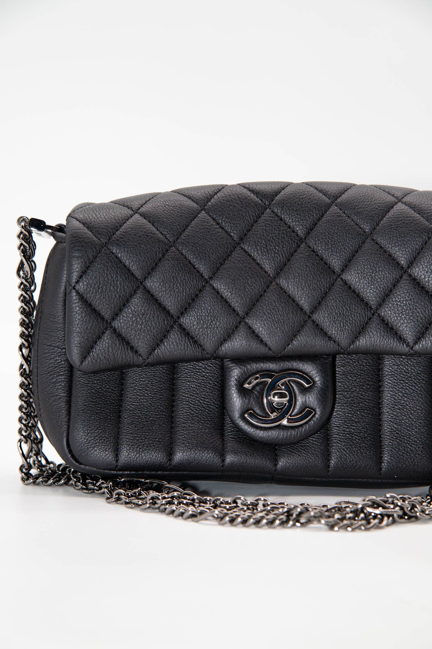 Chanel "Timeless" Schultertasche in Schwarz