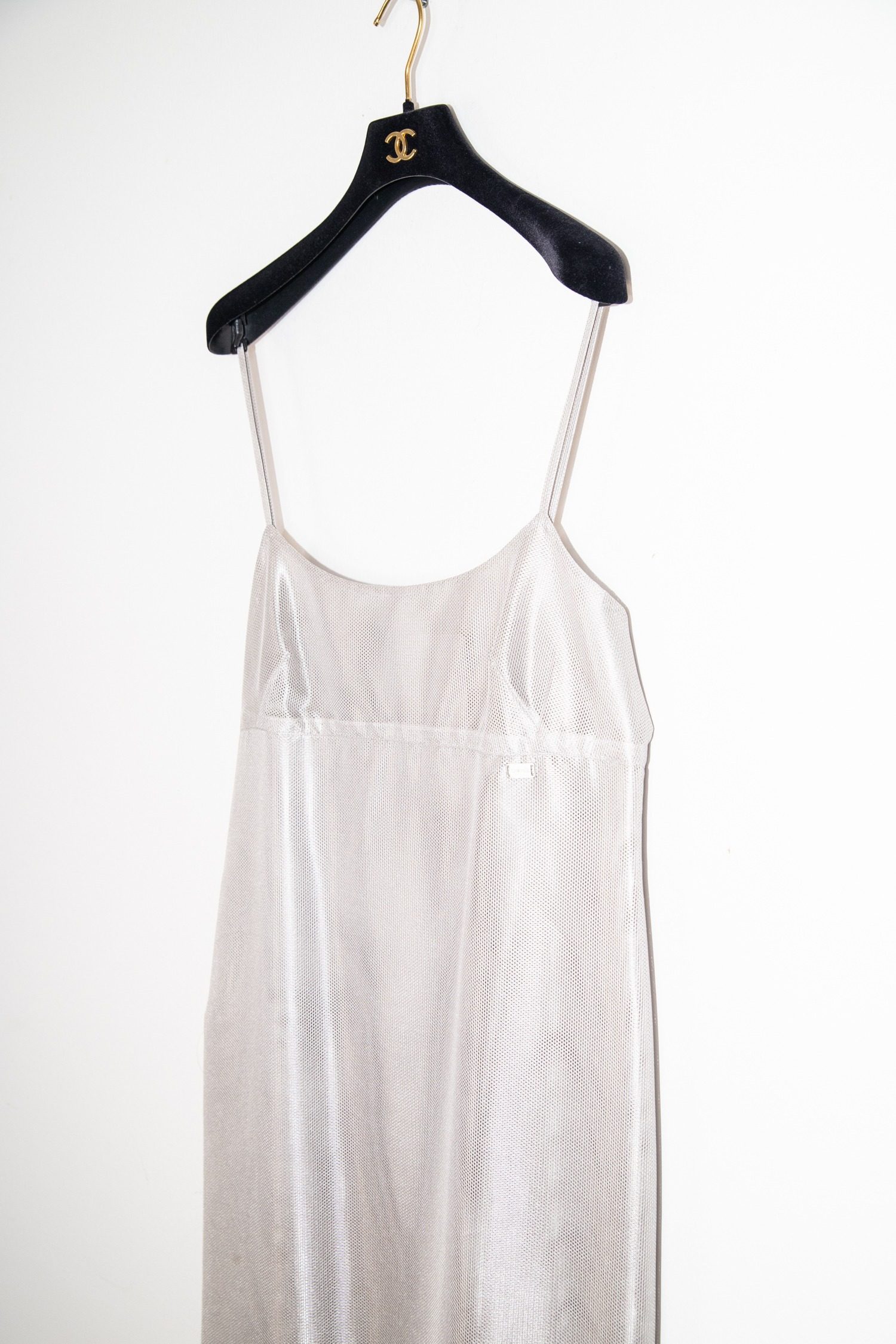 Thumbnail of http://Chanel%20Trägerkleid%20in%20Hellgrau