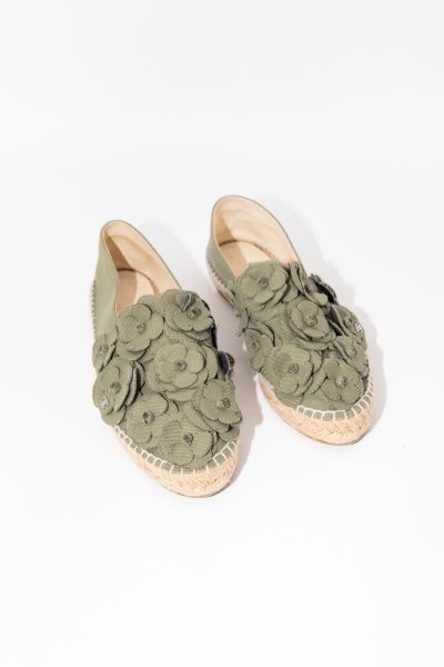 Chanel Espadrilles mit Blumen in Grün
