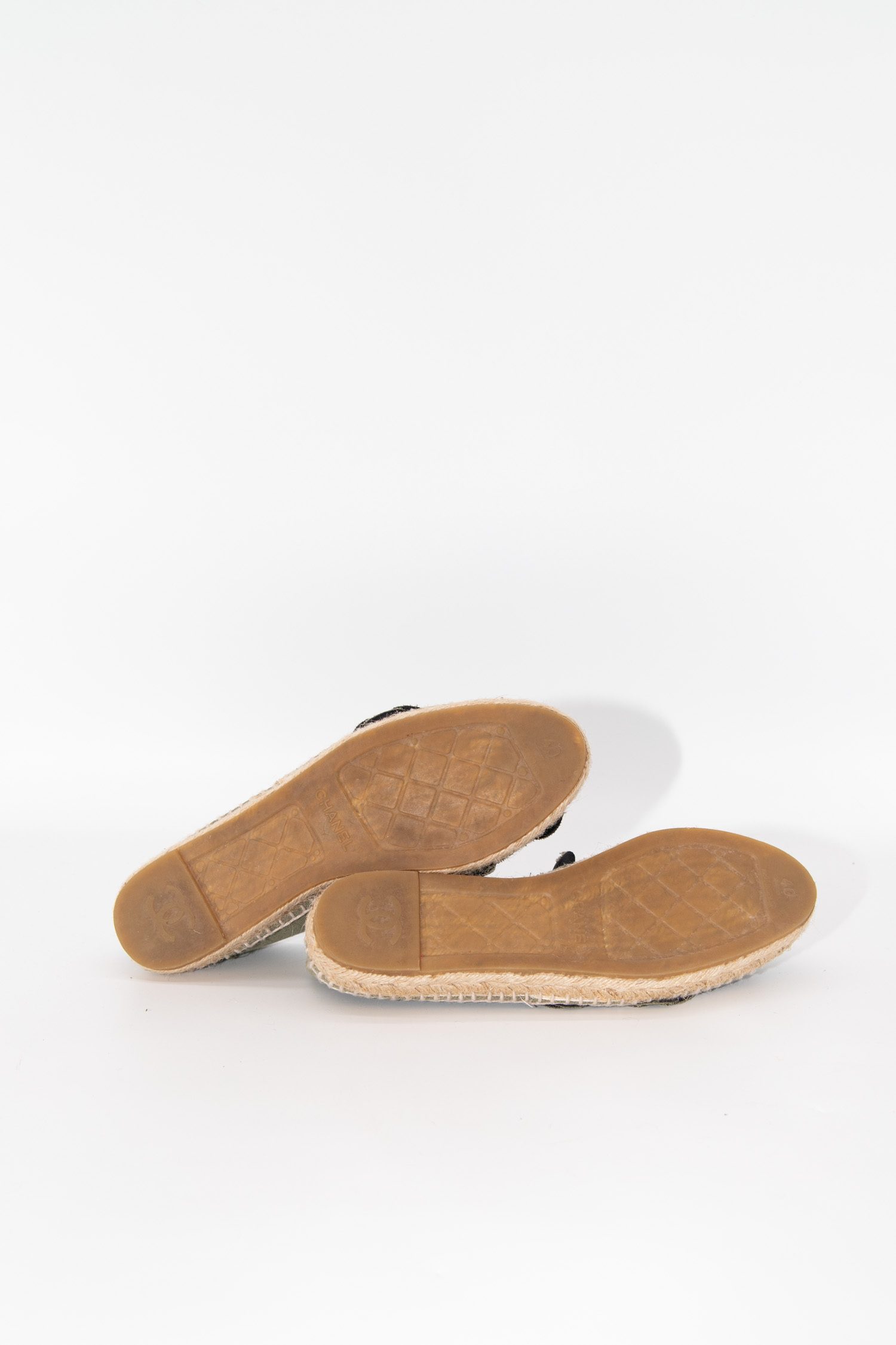 Thumbnail of http://Chanel%20Espadrilles%20mit%20Blumen%20in%20Grün