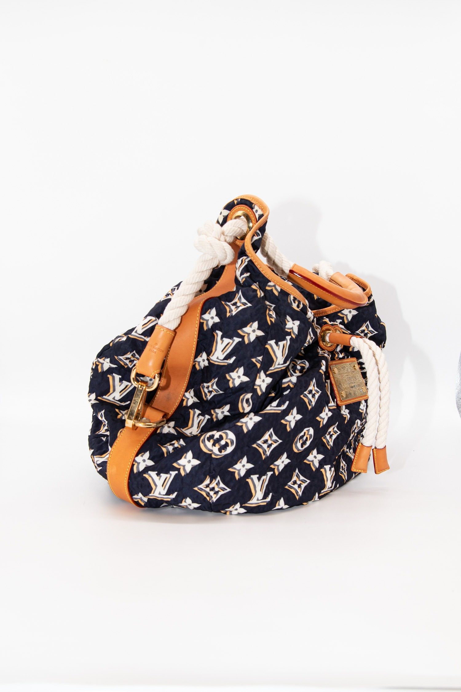 Thumbnail of http://Louis%20Vuitton%20Bulles%20GM%20Schultertasche%20in%20Dunkelblau