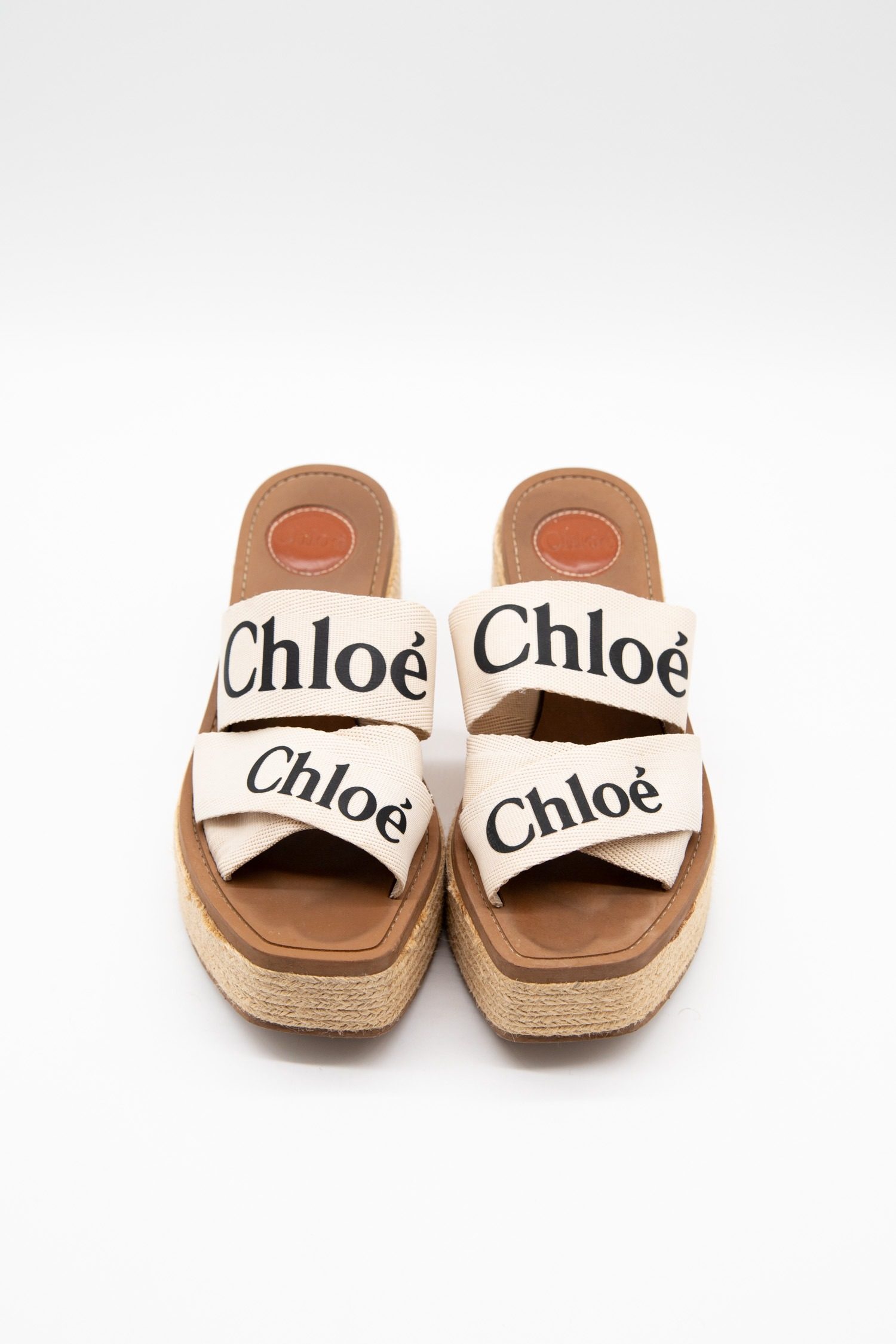Thumbnail of http://Chloé%20Woody%20Espandrille%20mit%20Keilabsatz%20in%20Beige
