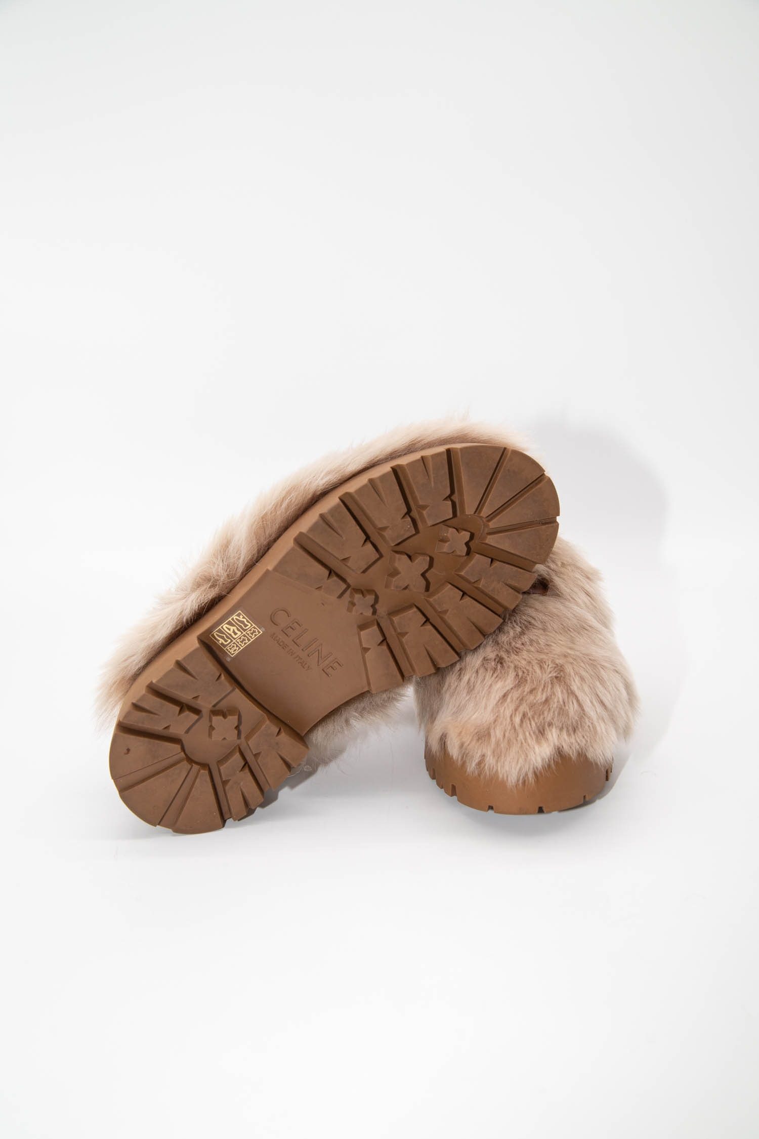 Thumbnail of http://Celine%20Bulky%20Lammfell%20Clogs%20in%20Hellbeige%20und%20Braun