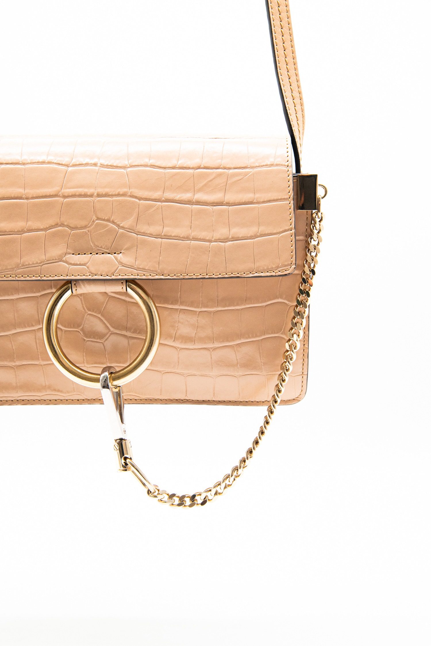 Thumbnail of http://Chloé%20Faye%20Umhängetasche%20mit%20Krokoprägung%20in%20Beige%20und%20Gold